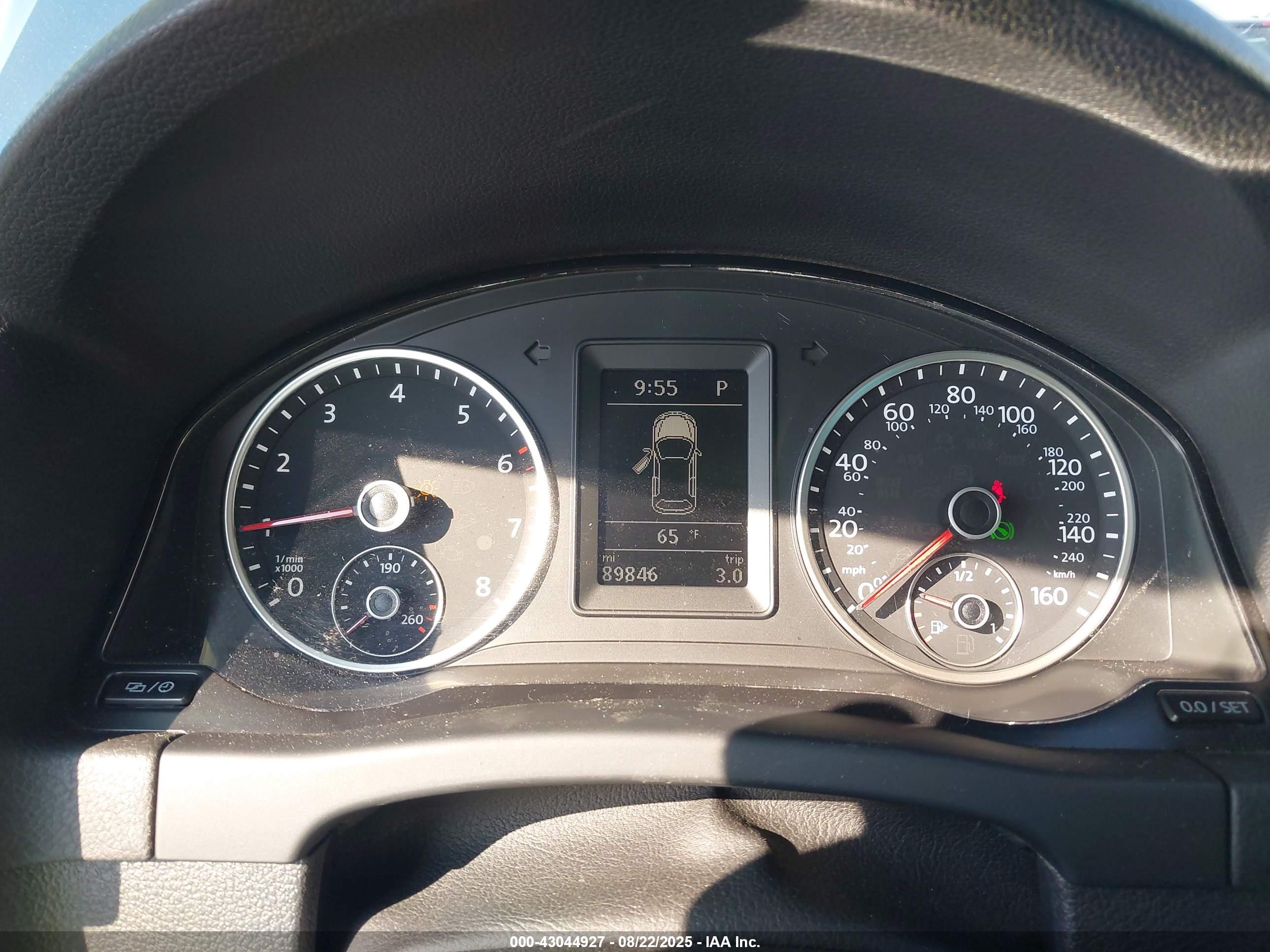 VOLKSWAGEN TIGUAN image 7