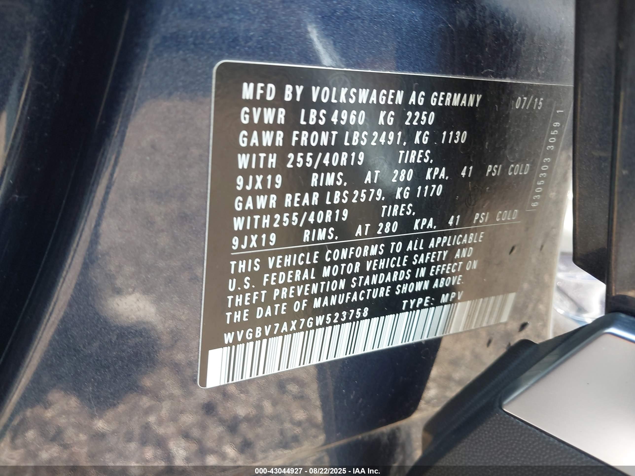 VOLKSWAGEN TIGUAN image 9