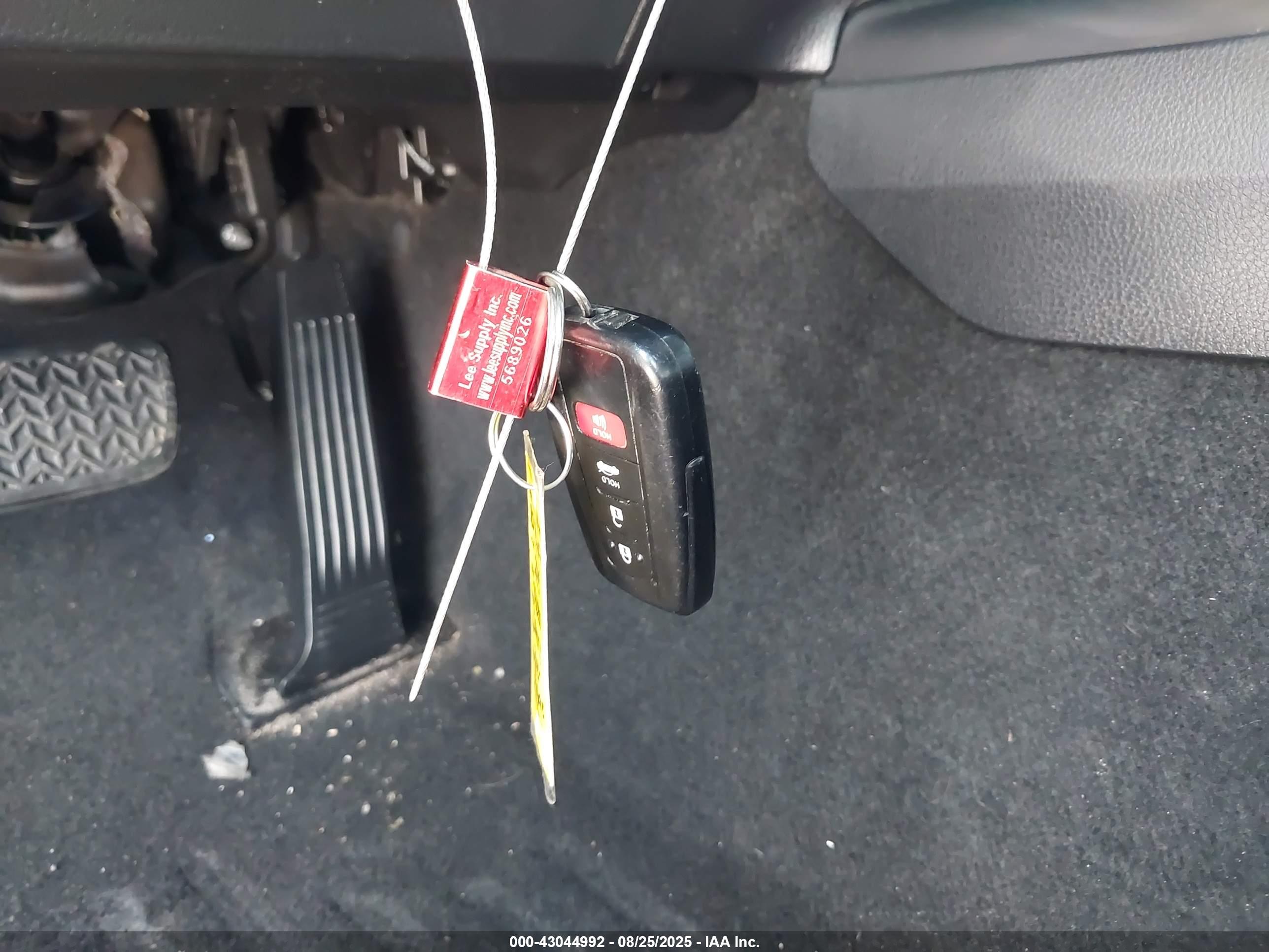 TOYOTA CAMRY image 11