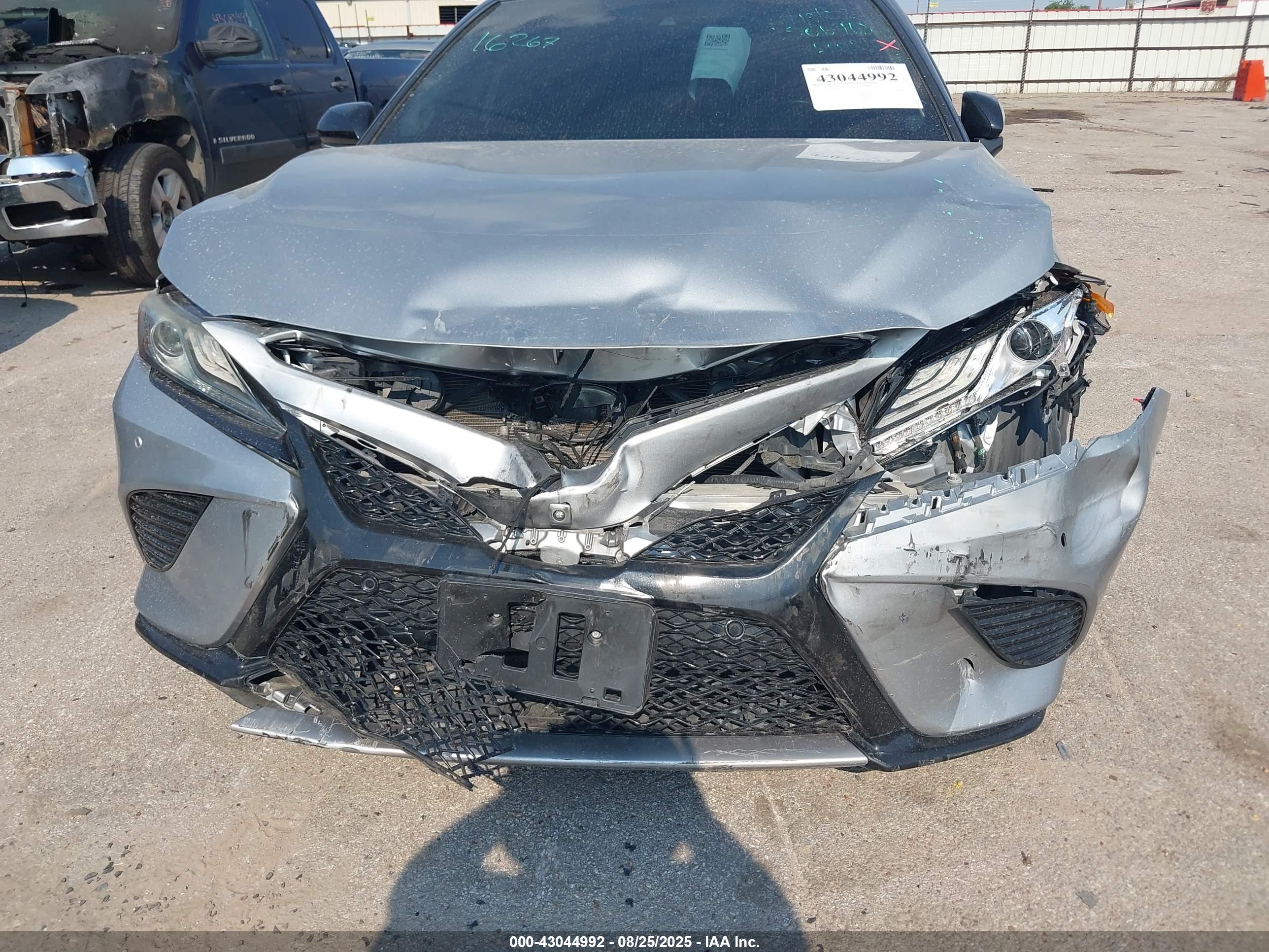 TOYOTA CAMRY image 6