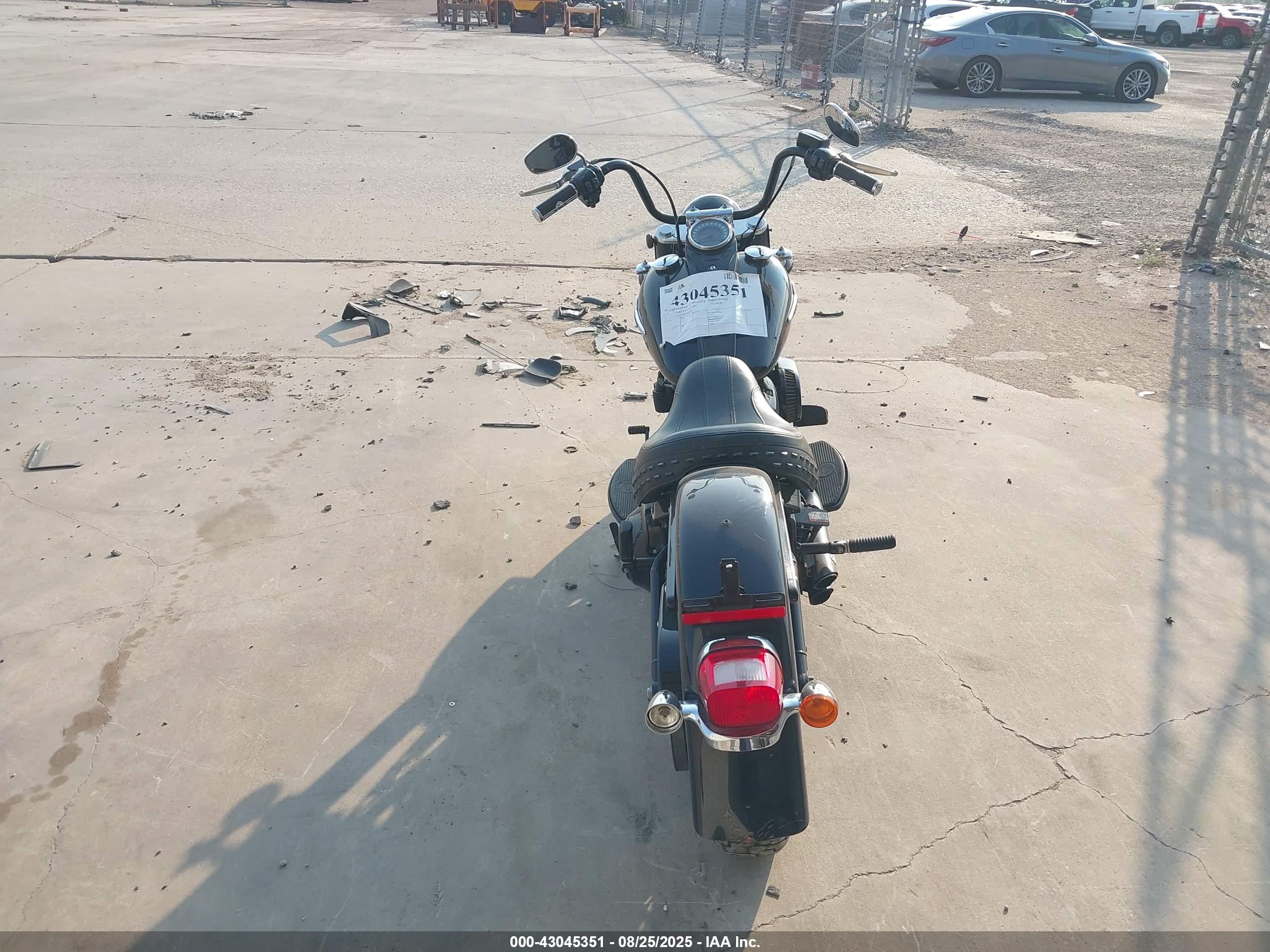 HARLEY-DAVIDSON FLHCS image 6