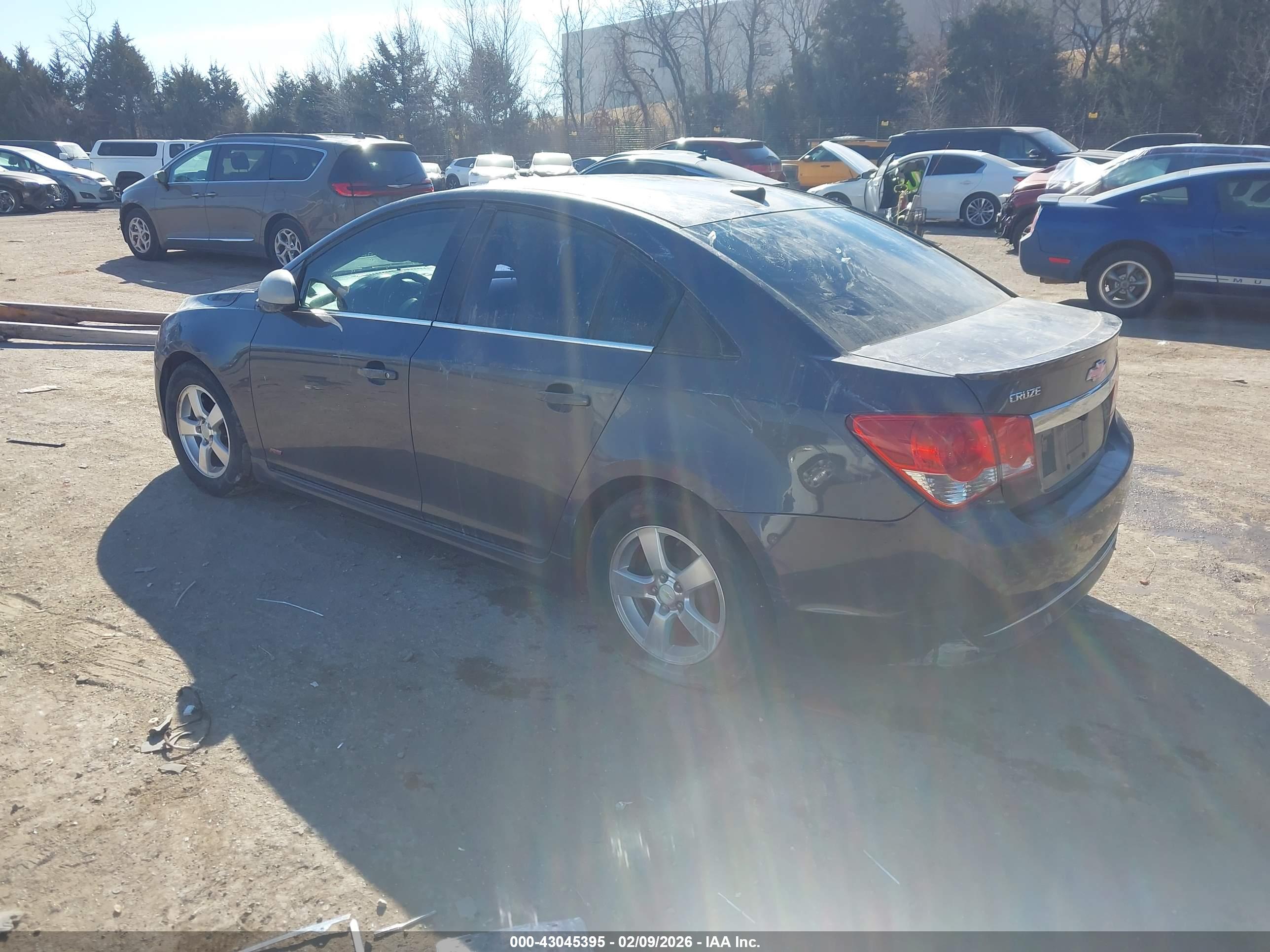 CHEVROLET CRUZE image 3