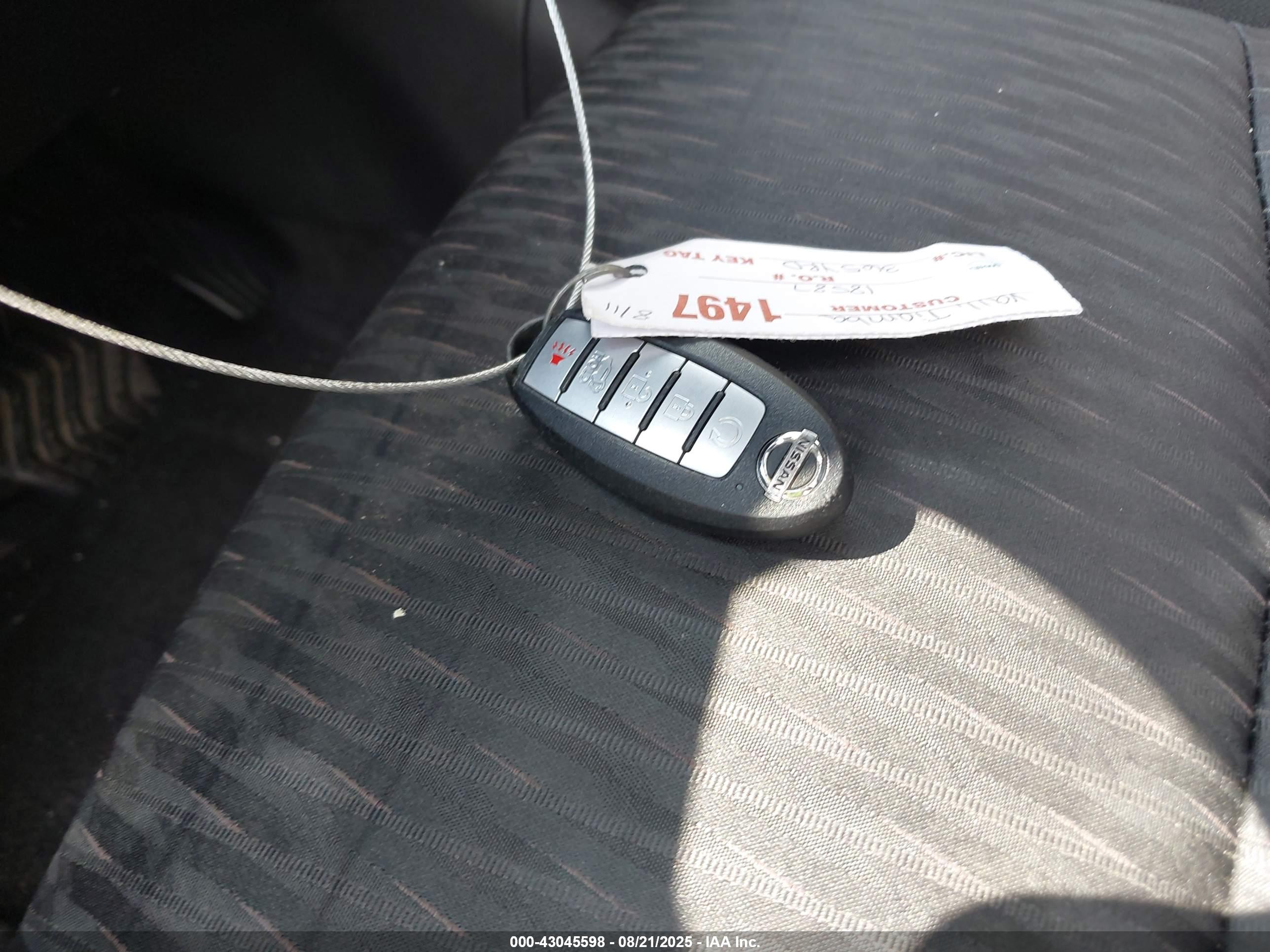 NISSAN ROGUE image 11