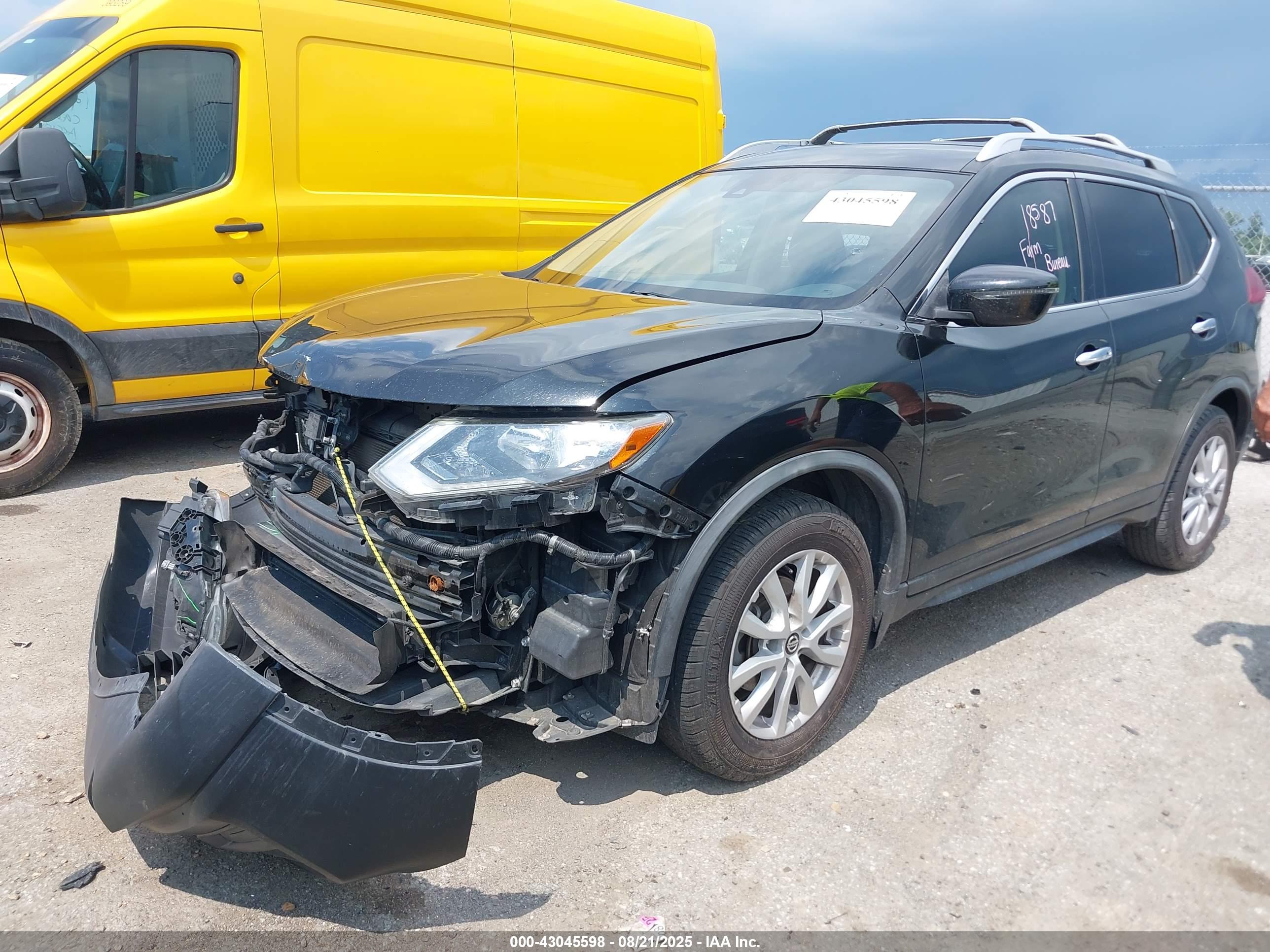 NISSAN ROGUE image 2