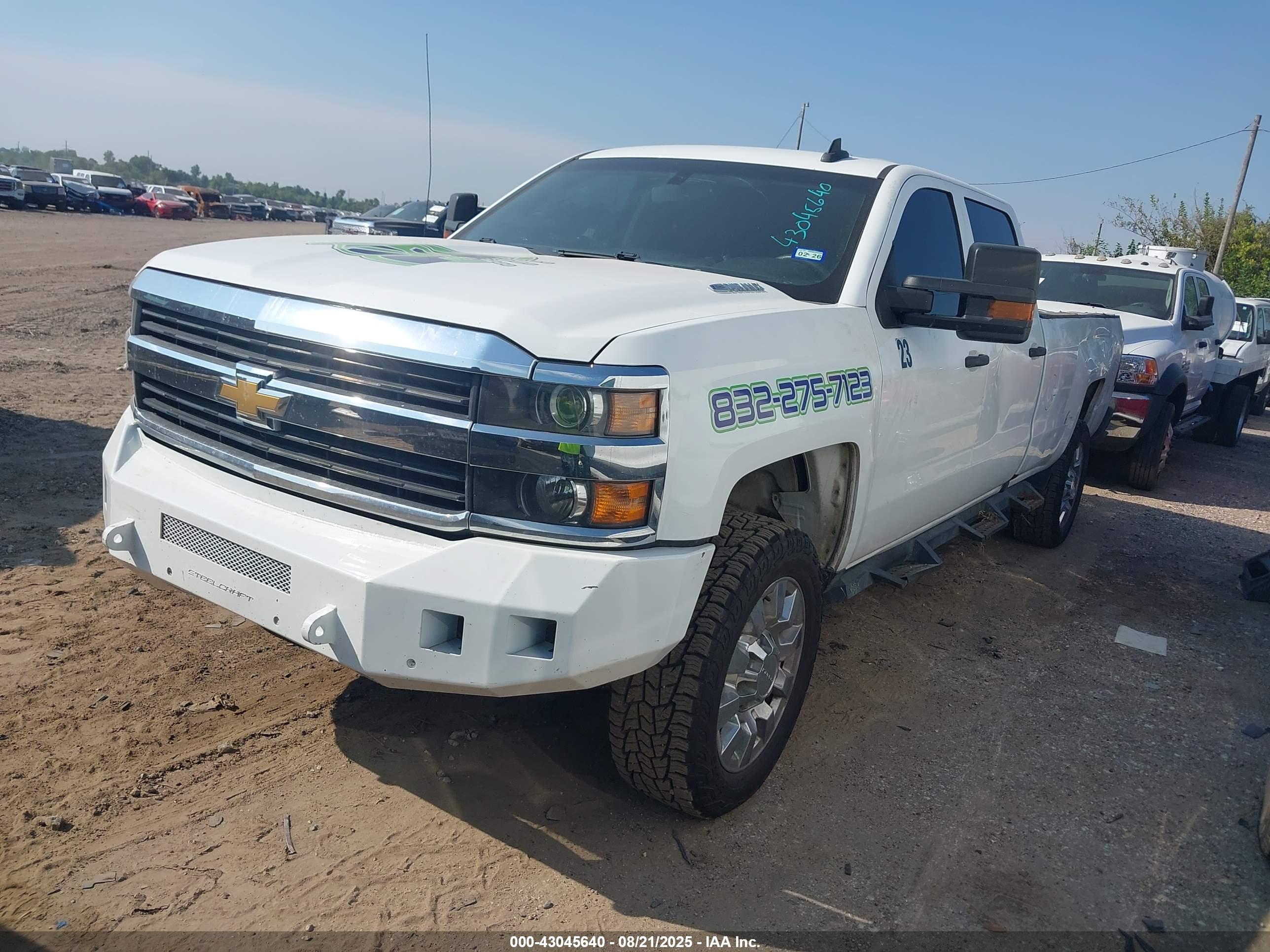 CHEVROLET SILVERADO image 2