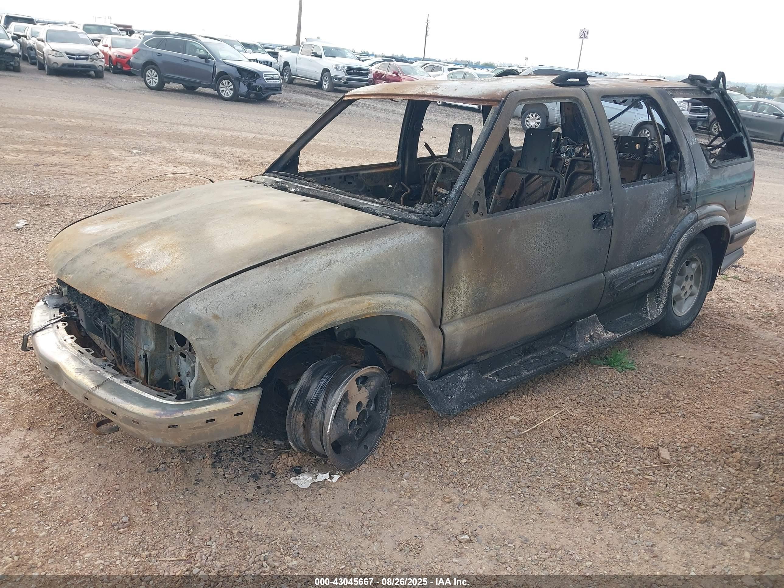 CHEVROLET BLAZER image 2