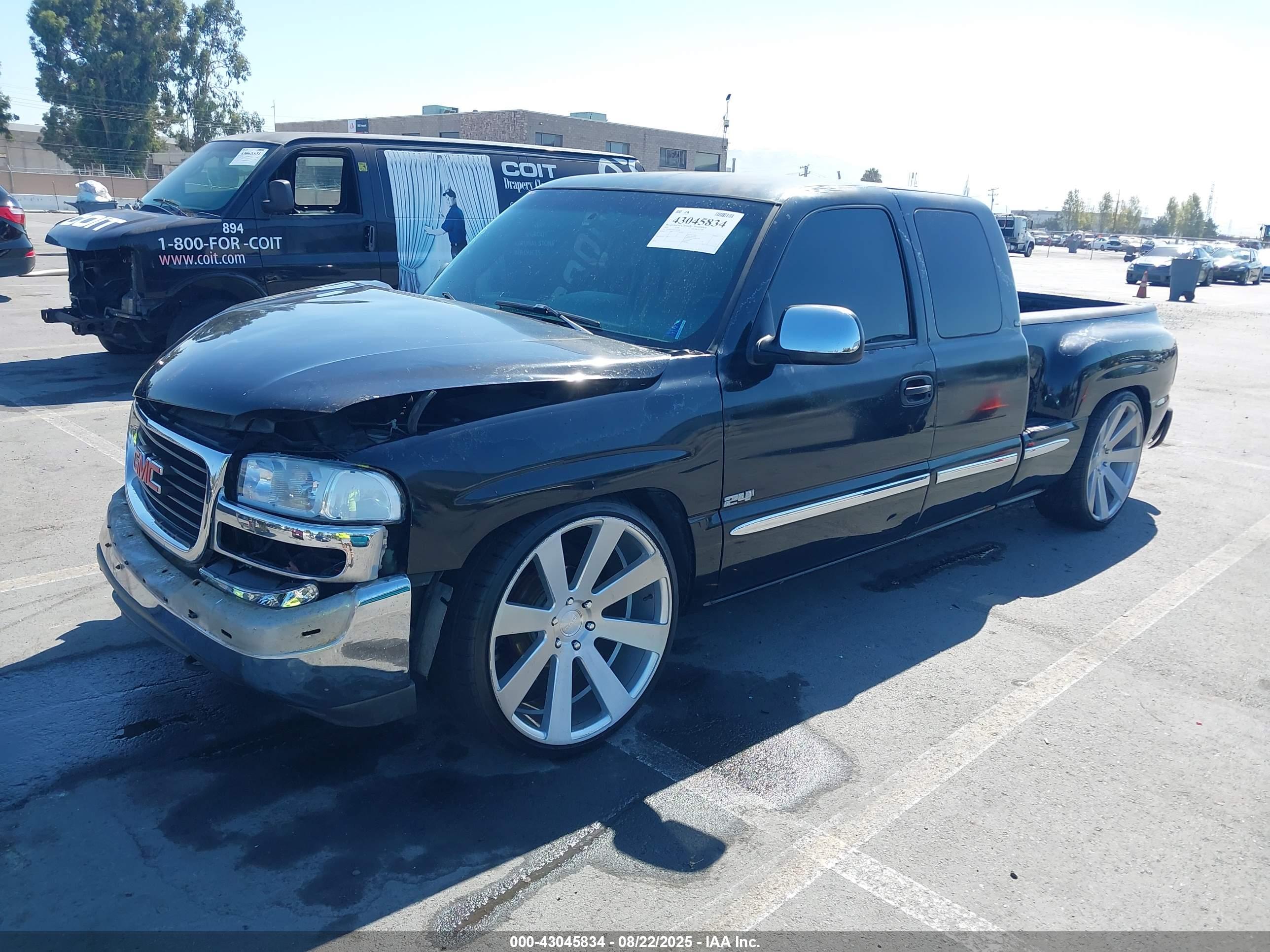 GMC SIERRA image 2