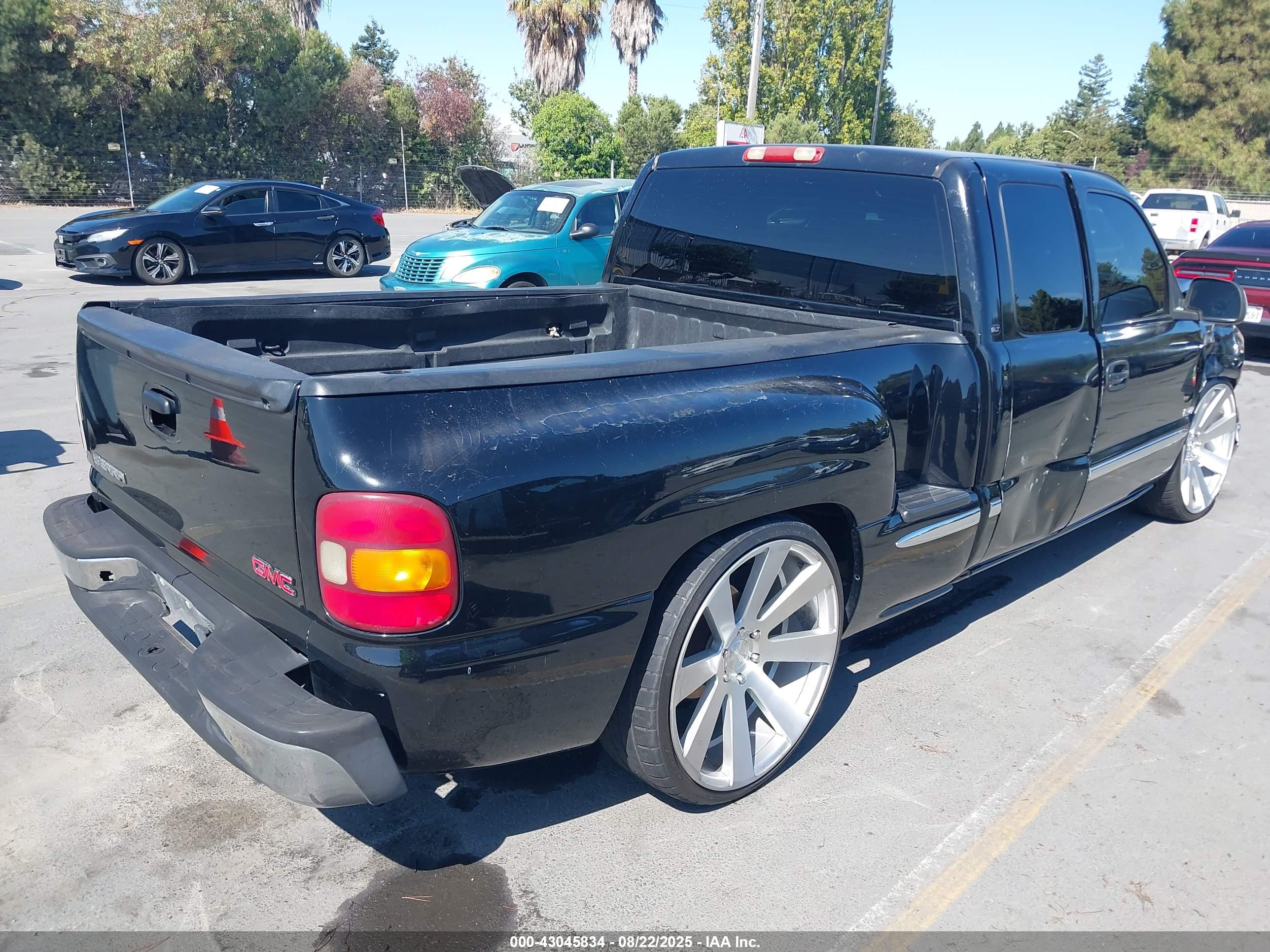 GMC SIERRA image 4