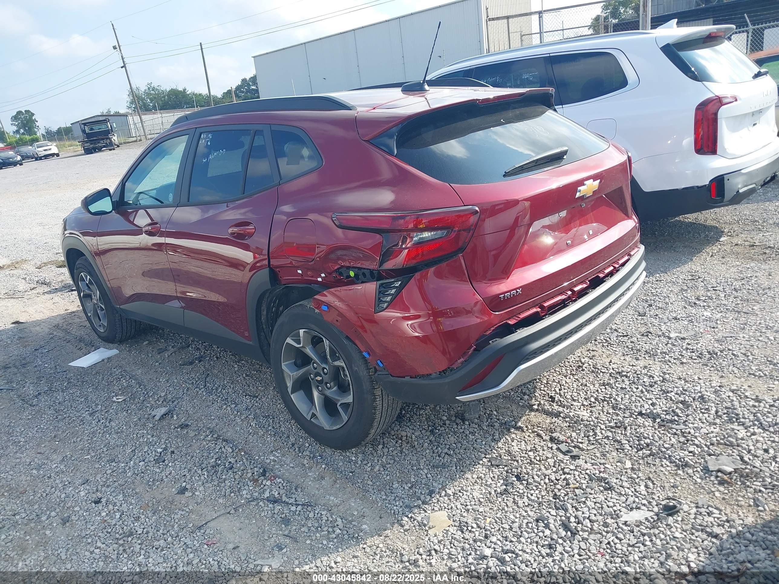 CHEVROLET TRAX image 3