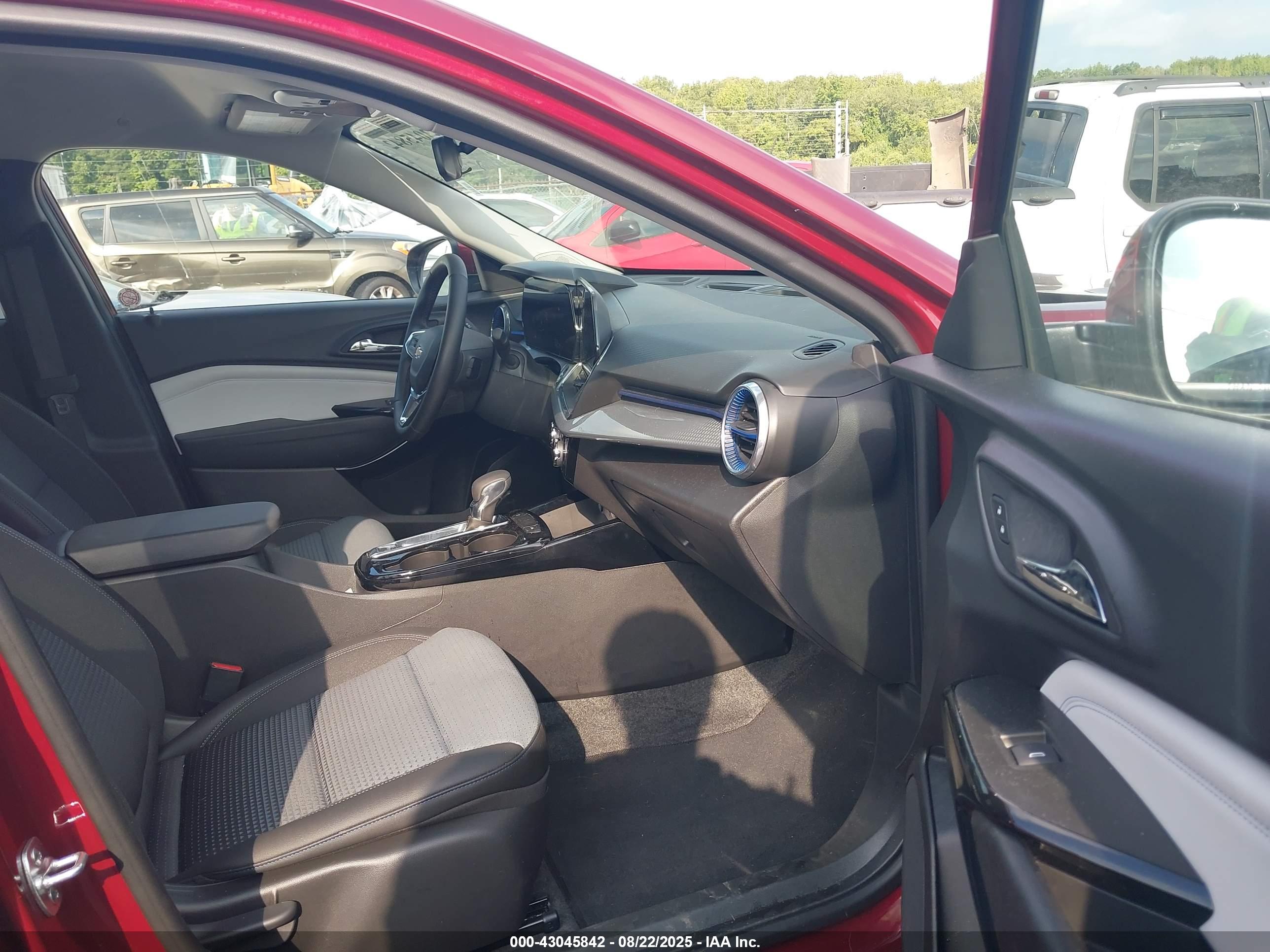CHEVROLET TRAX image 5