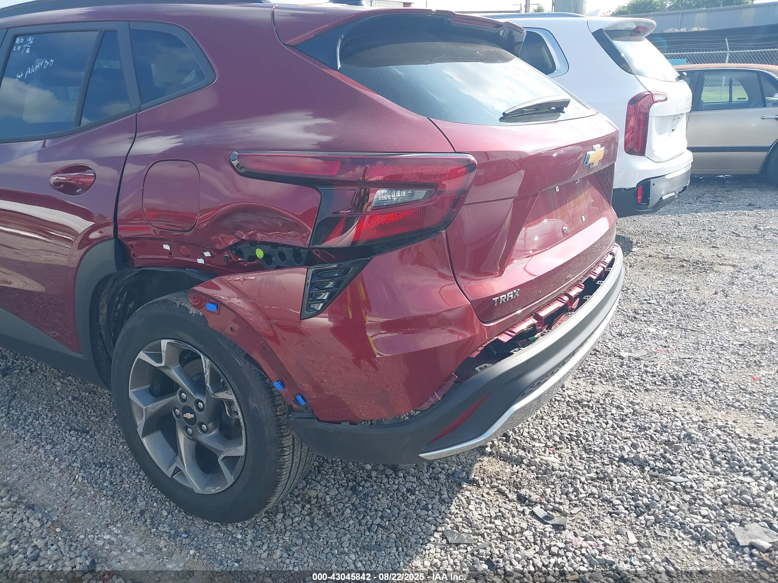 CHEVROLET TRAX image 6