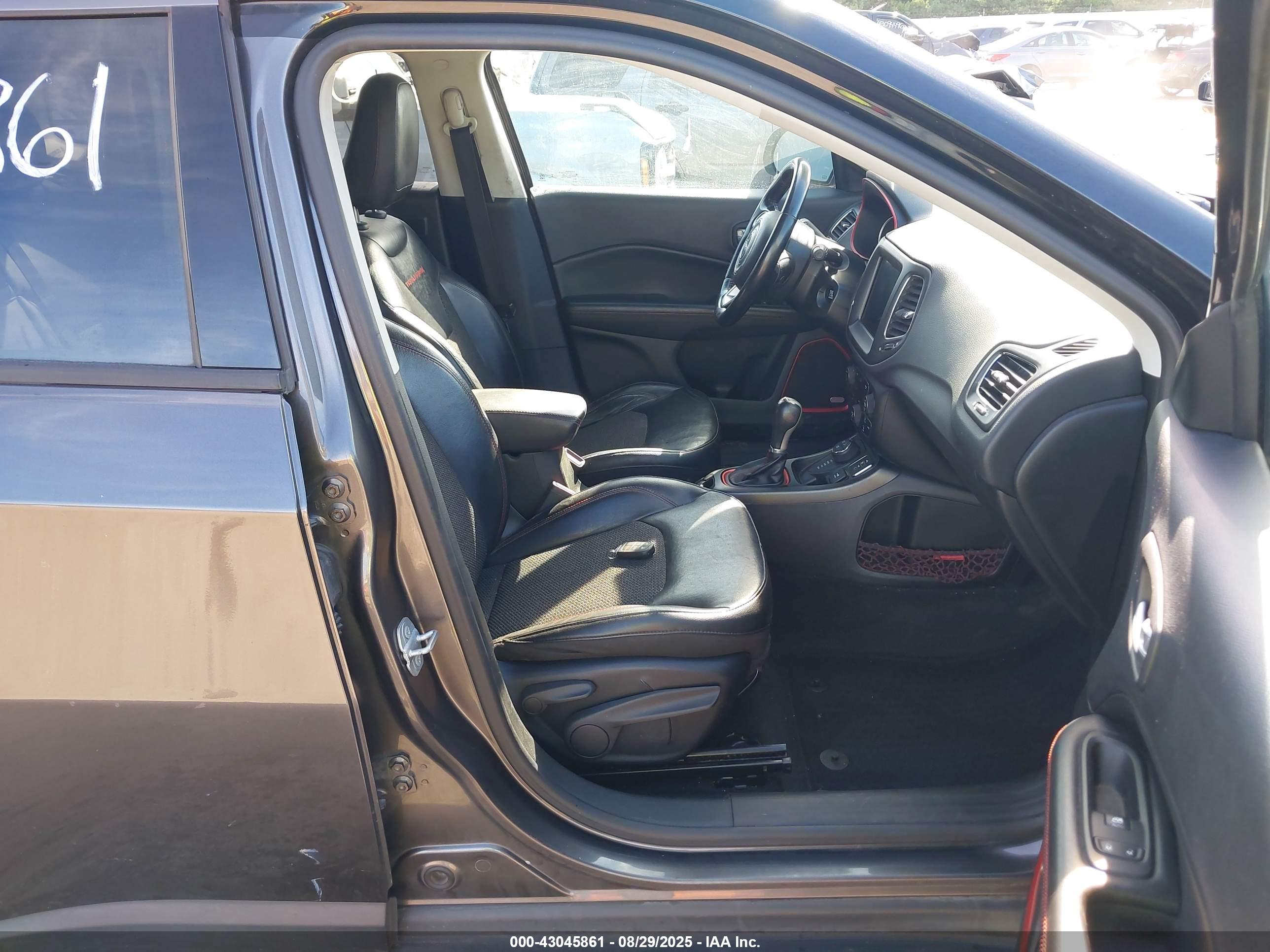 JEEP COMPASS image 5