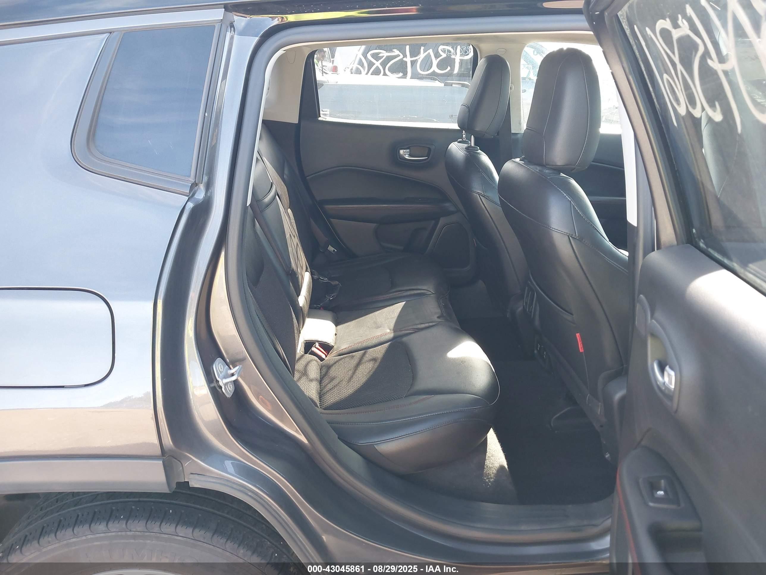 JEEP COMPASS image 8