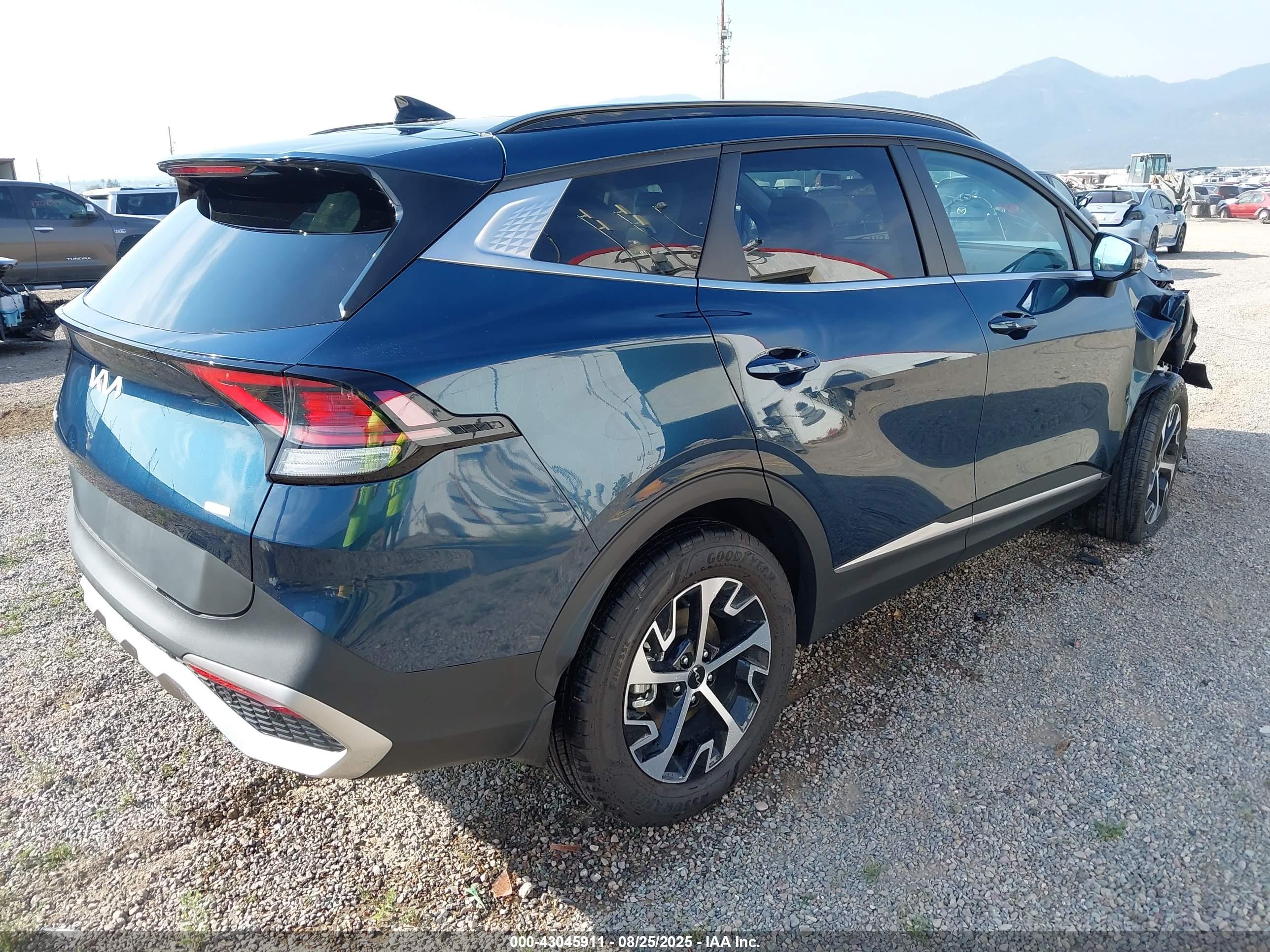 KIA SPORTAGE image 4