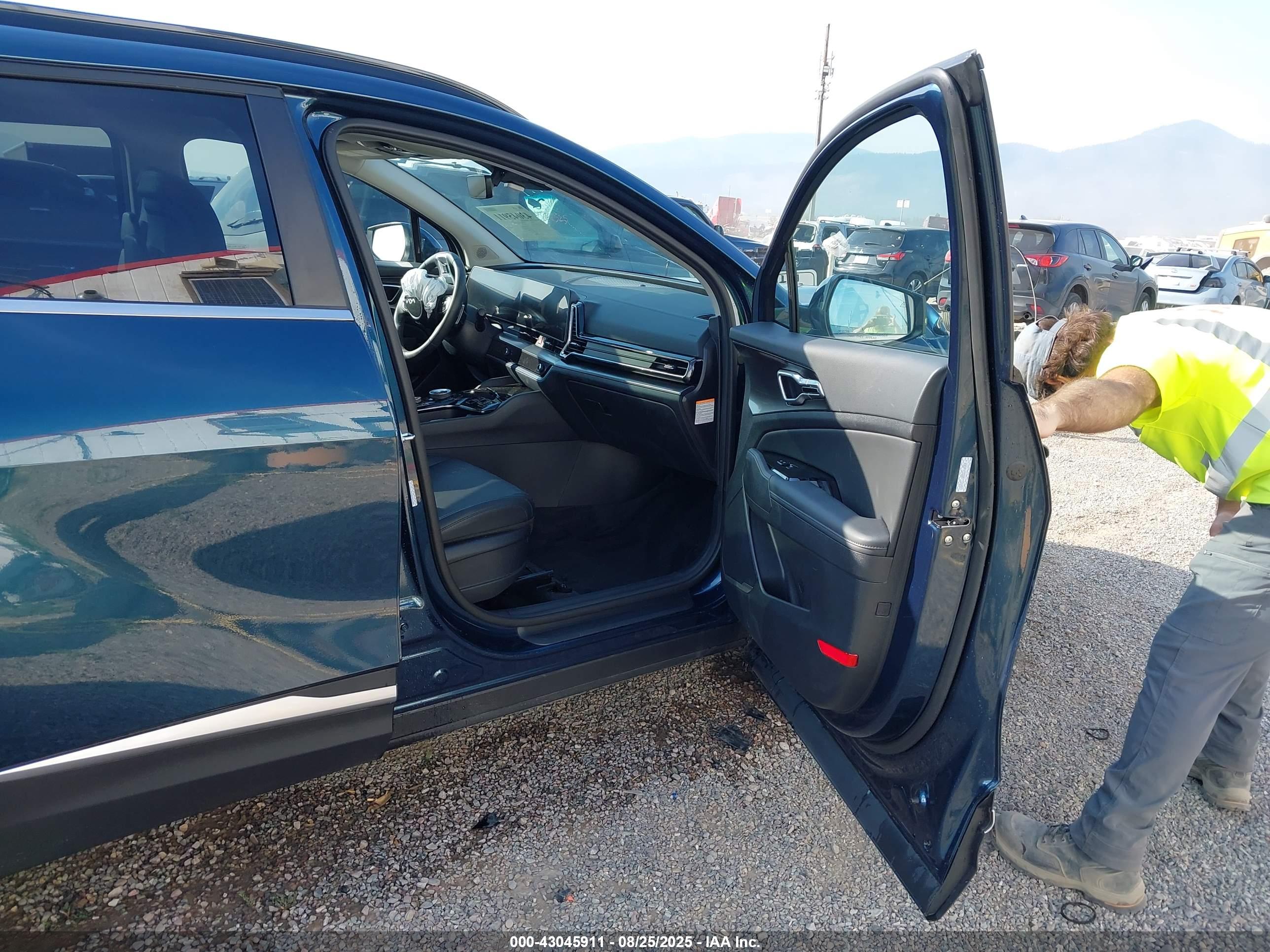 KIA SPORTAGE image 5