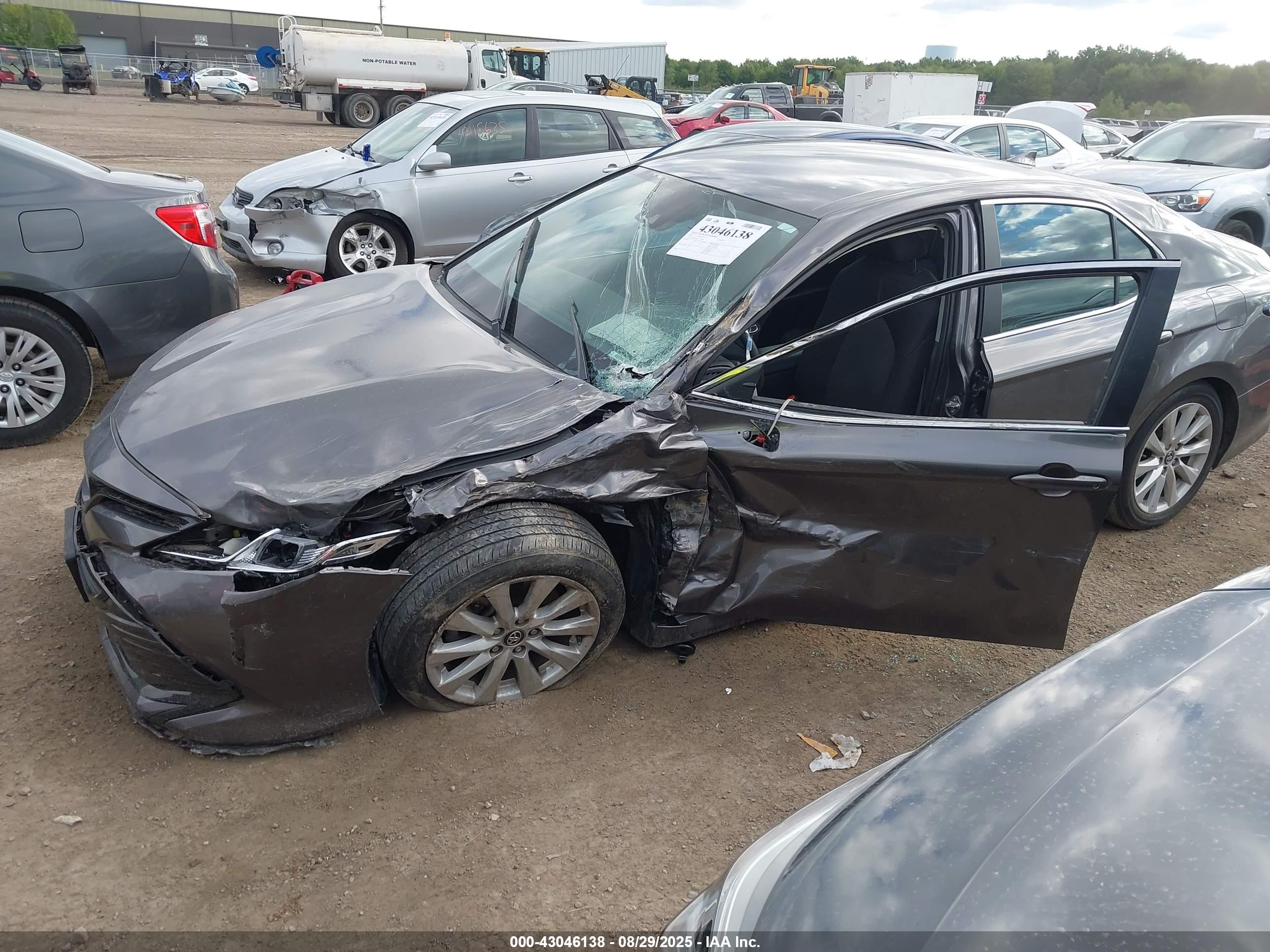 TOYOTA CAMRY image 6