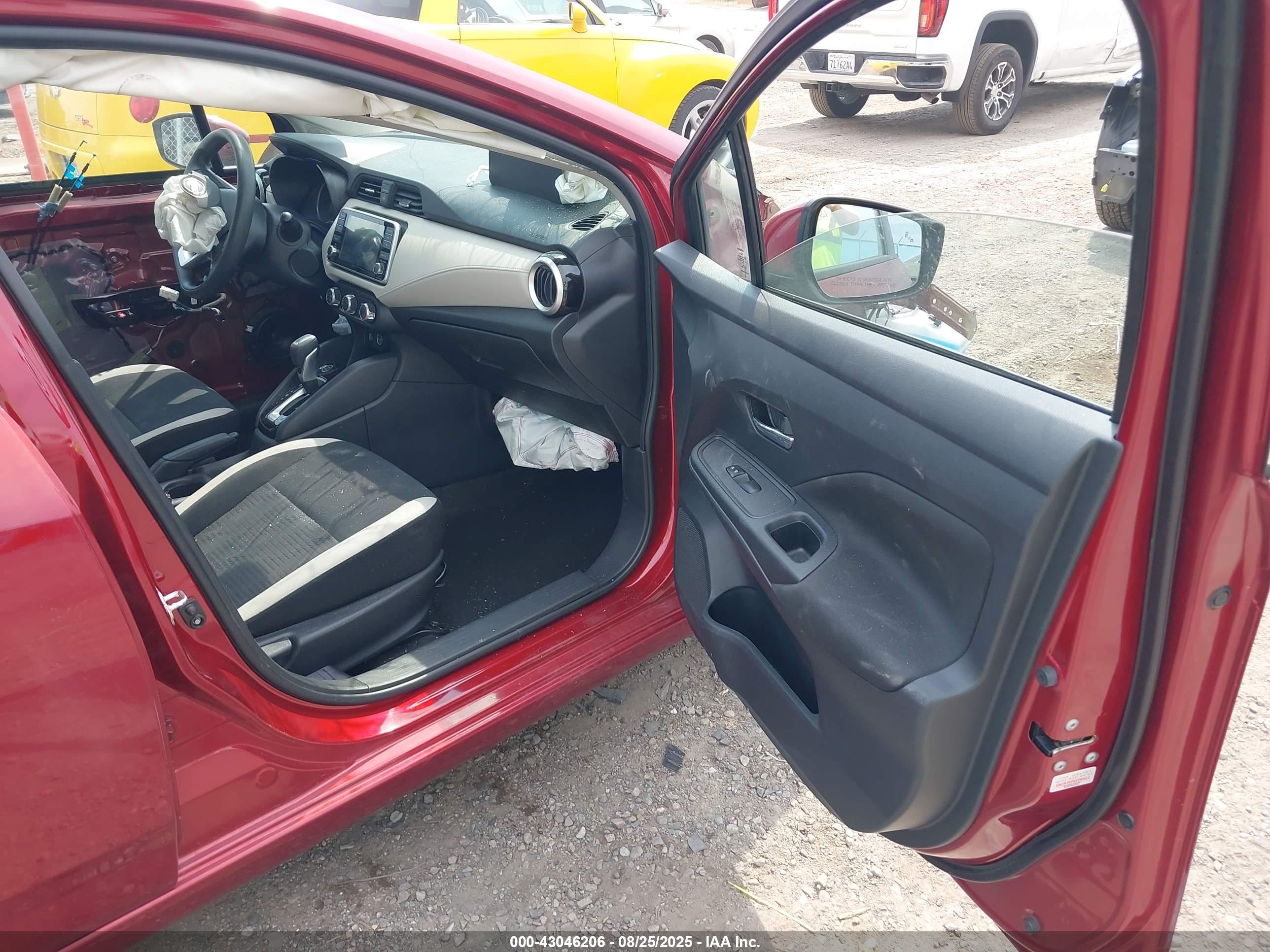 NISSAN VERSA image 5