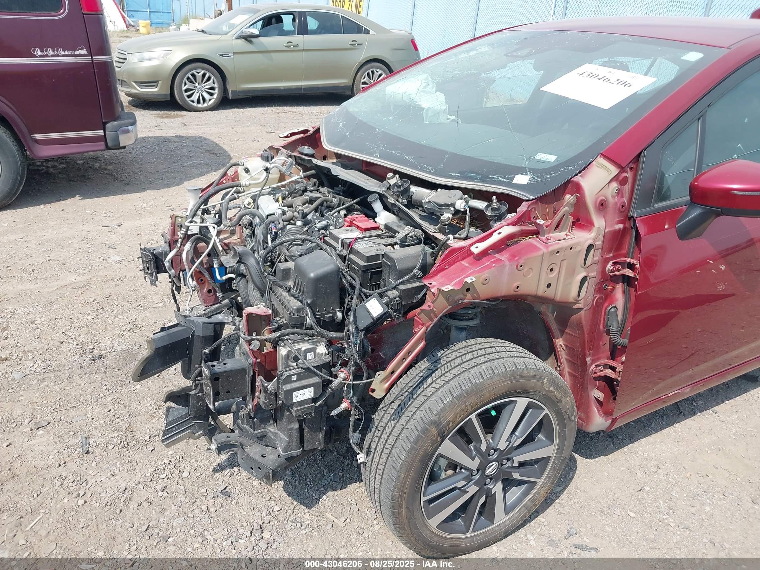 NISSAN VERSA image 6