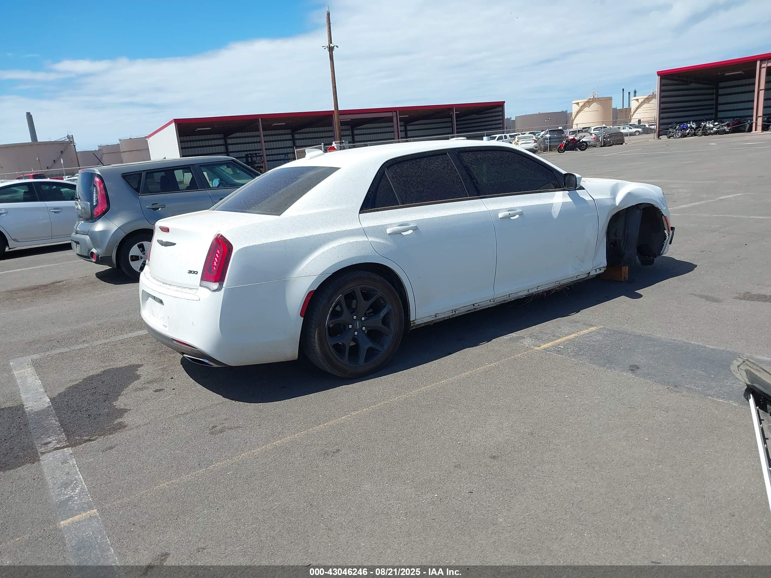CHRYSLER 300 image 4