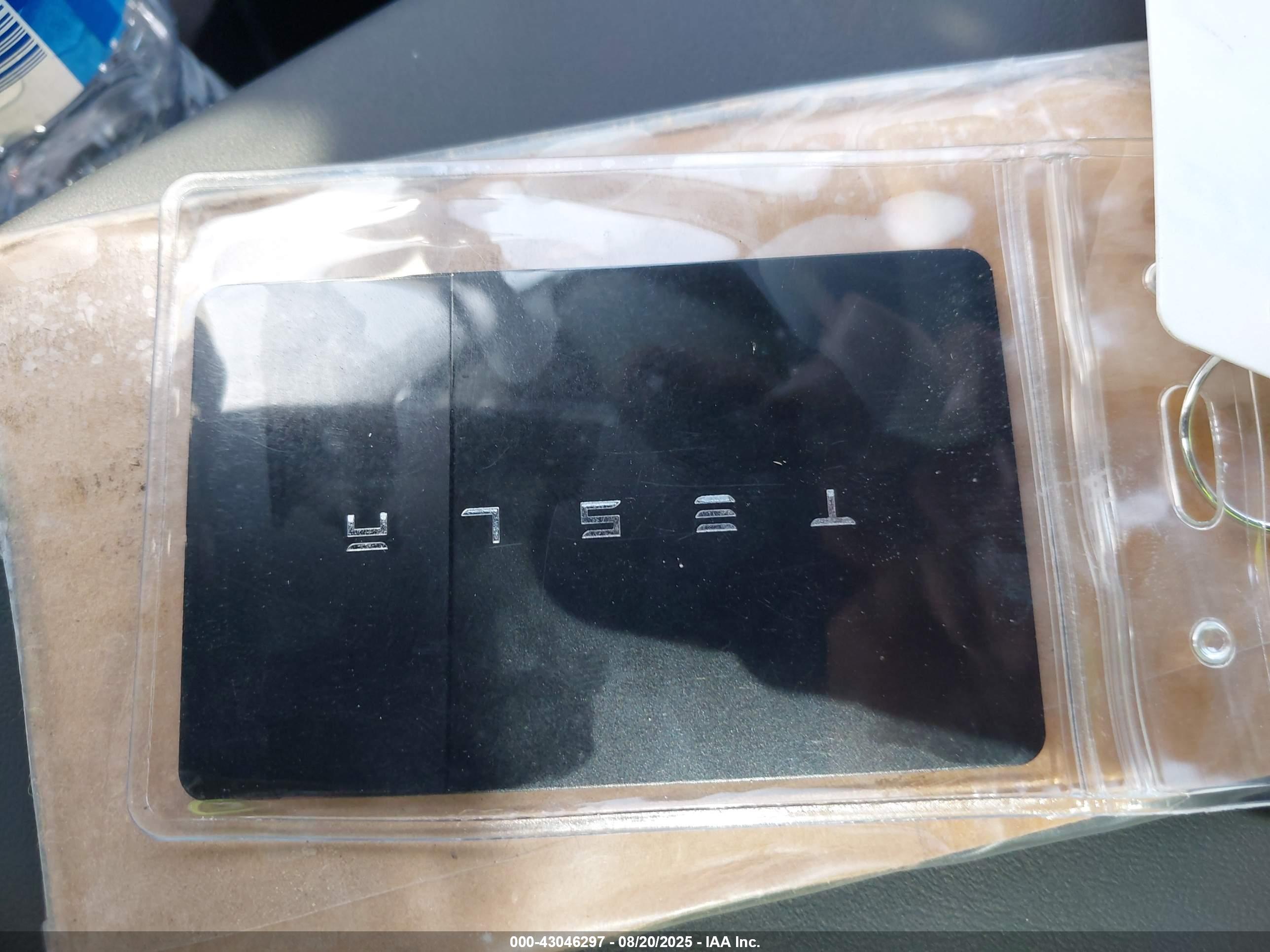 TESLA CYBERTRUCK image 11