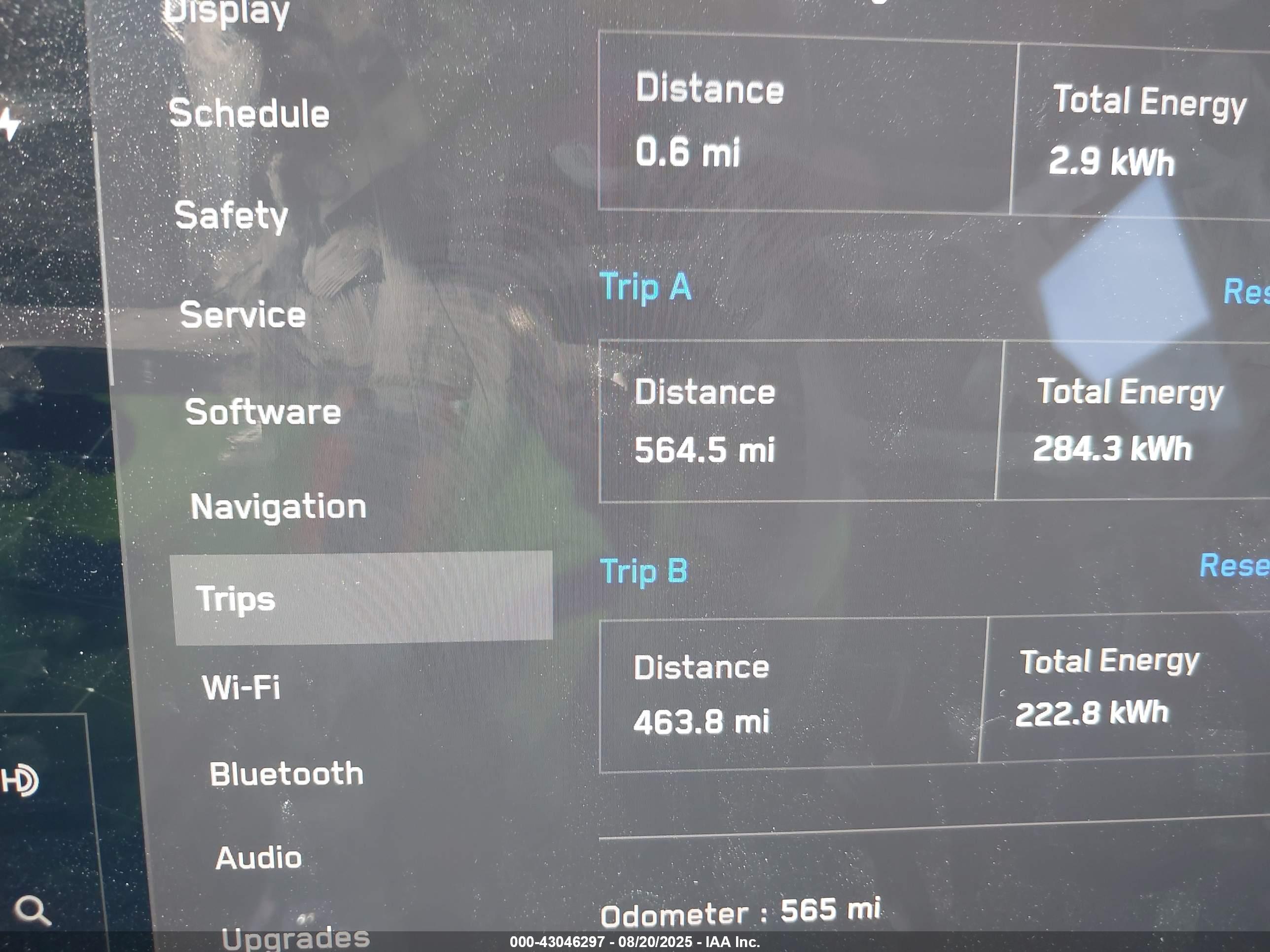 TESLA CYBERTRUCK image 7