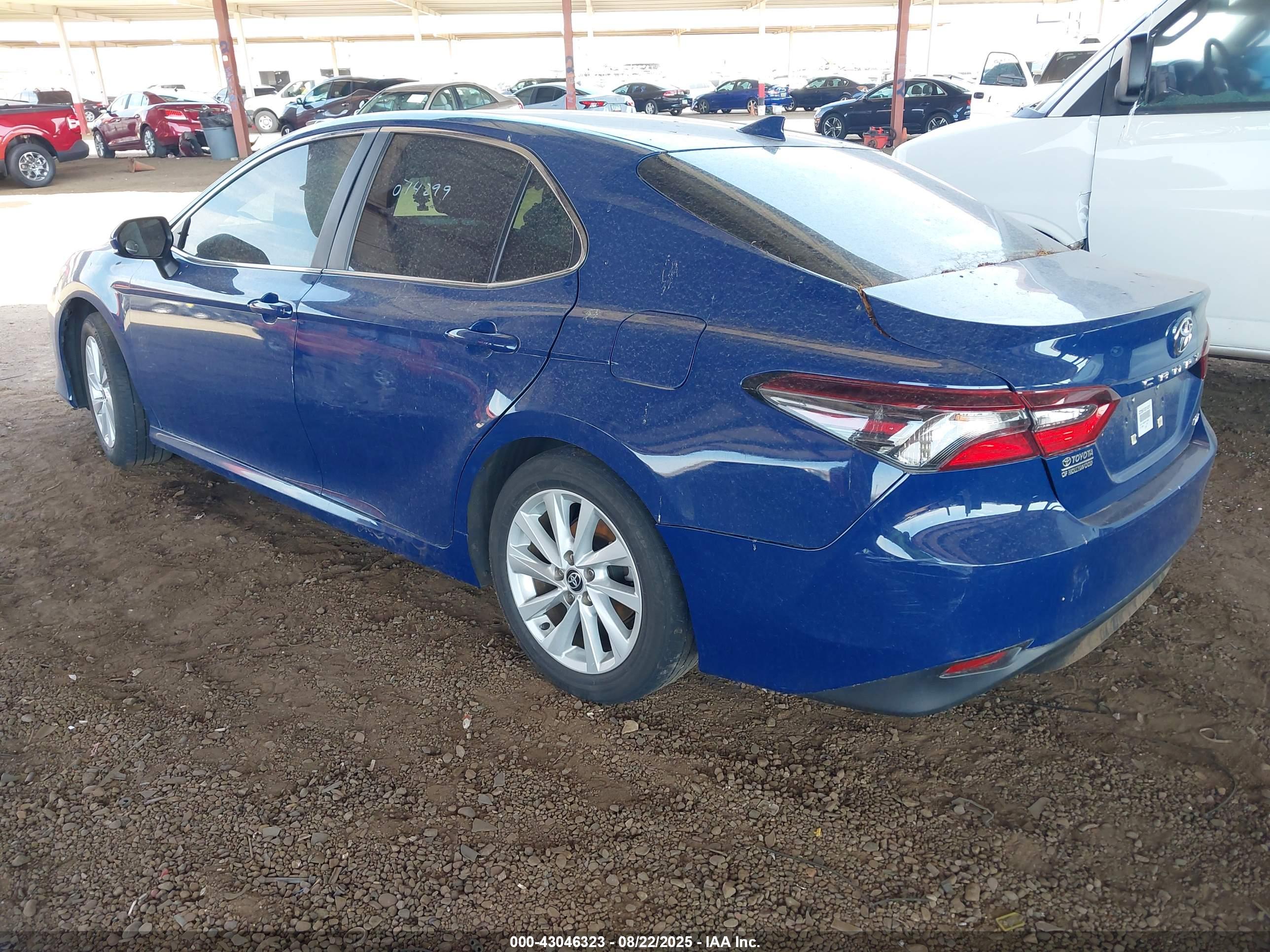 TOYOTA CAMRY image 3
