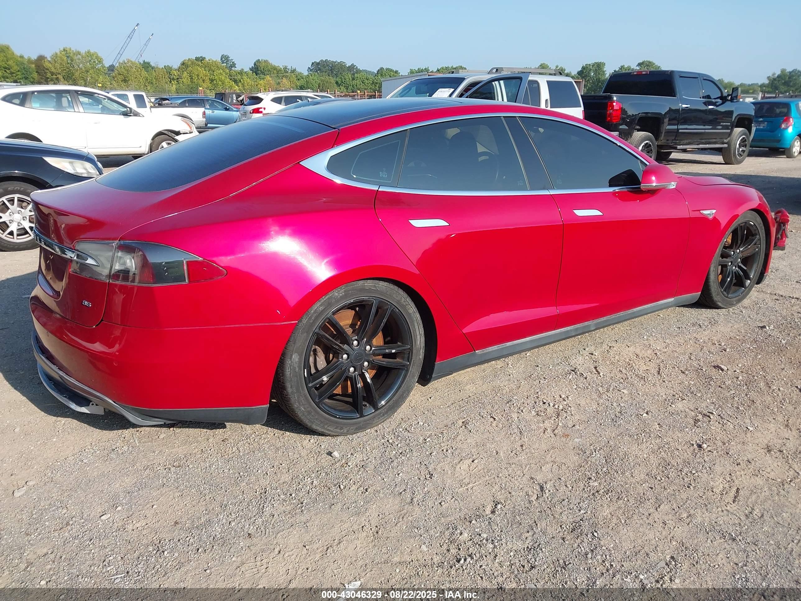TESLA MODEL image 4