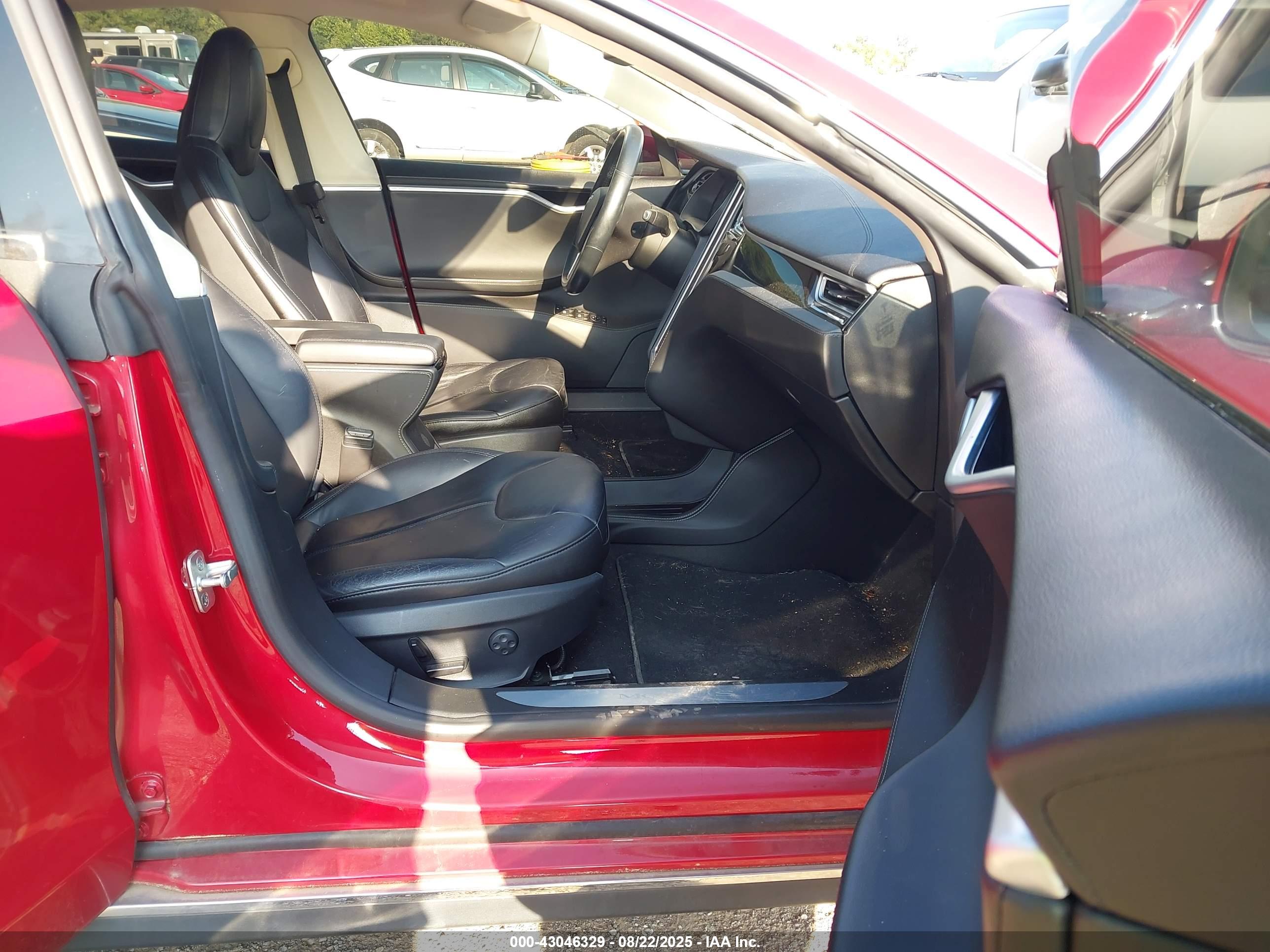 TESLA MODEL image 5