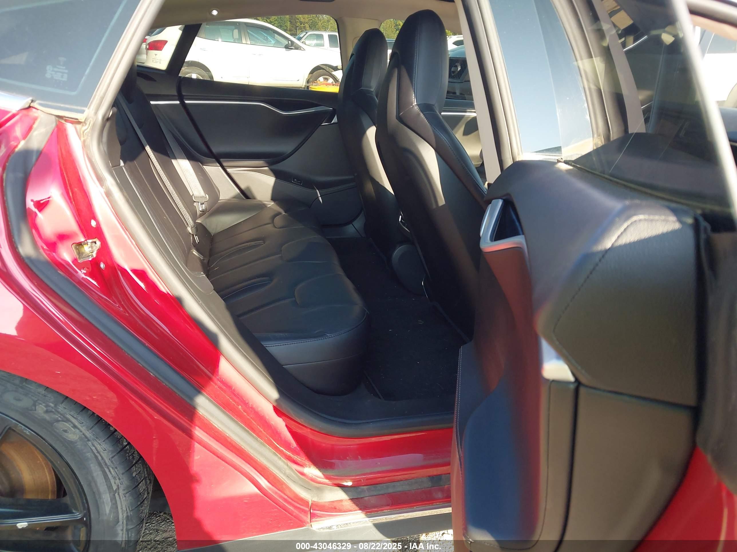 TESLA MODEL image 8