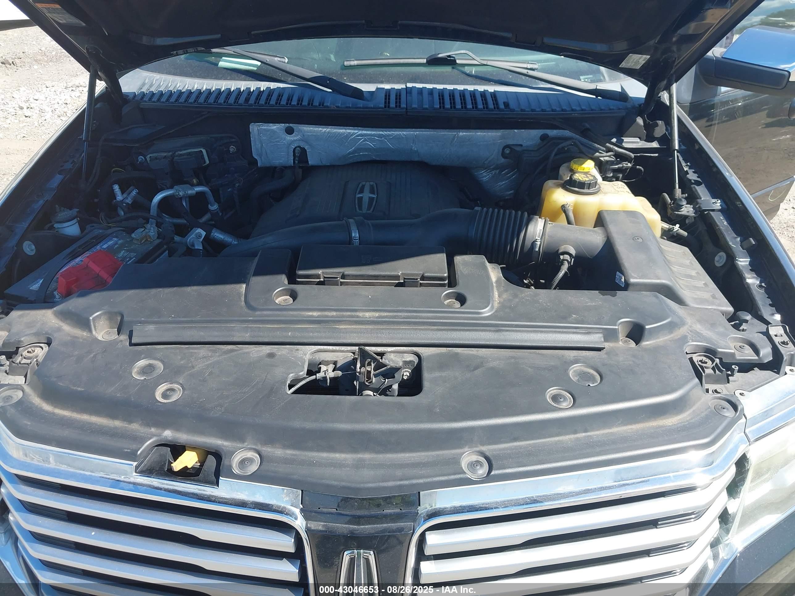 LINCOLN NAVIGATOR image 10