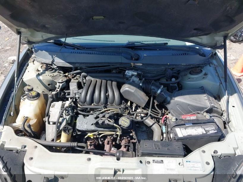 FORD TAURUS image 10