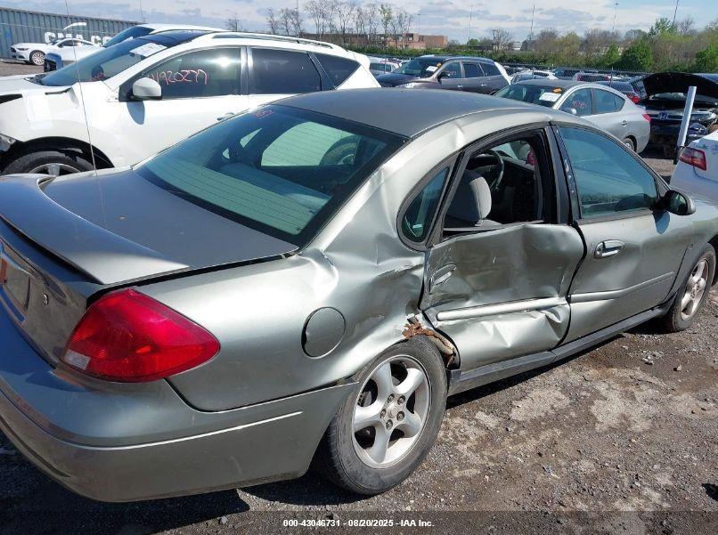 FORD TAURUS image 6