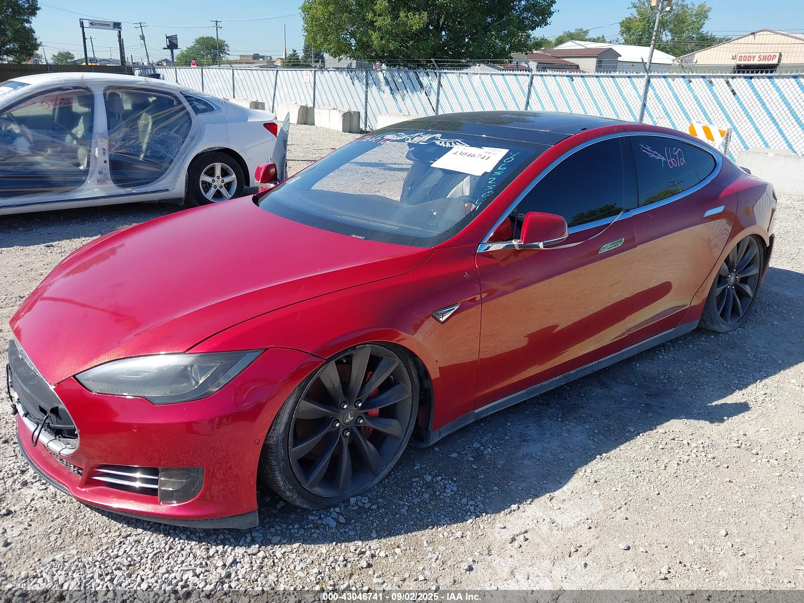 TESLA MODEL image 2
