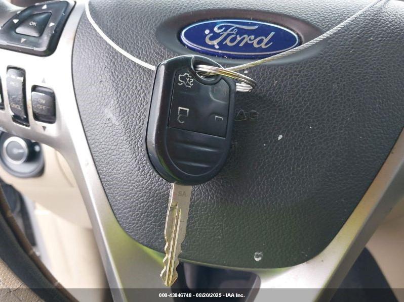 FORD TAURUS image 11