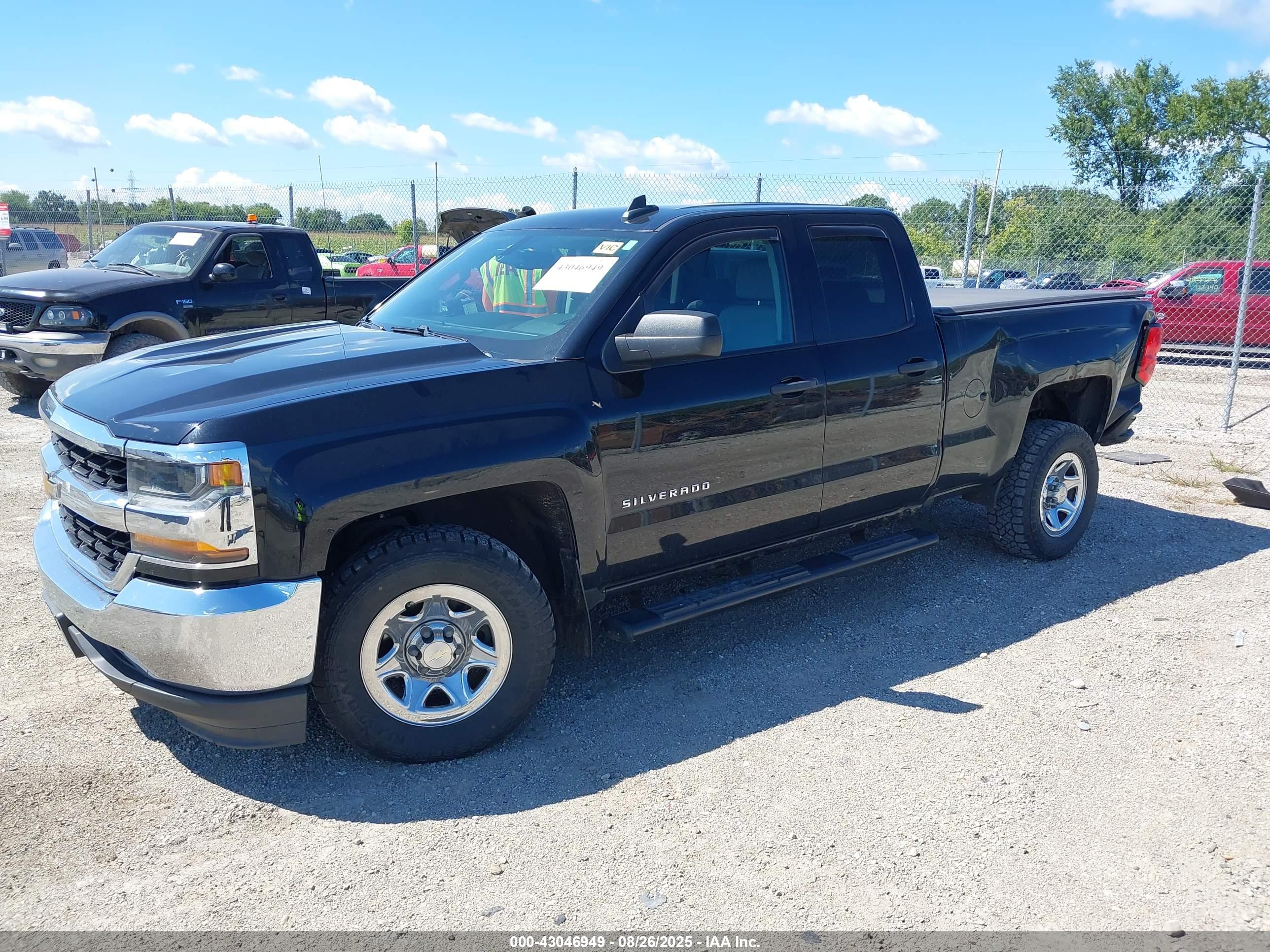 CHEVROLET SILVERADO image 2