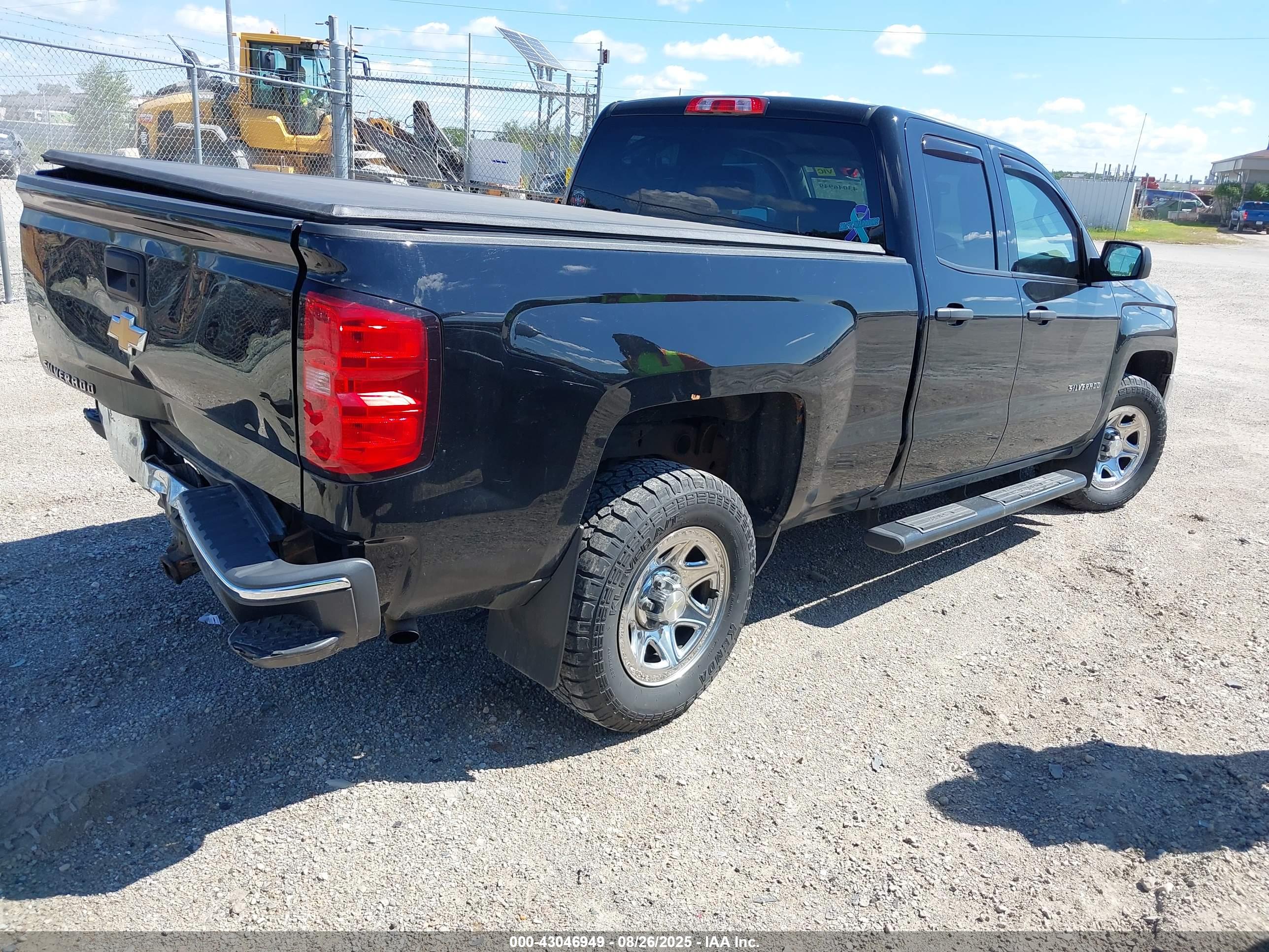 CHEVROLET SILVERADO image 4