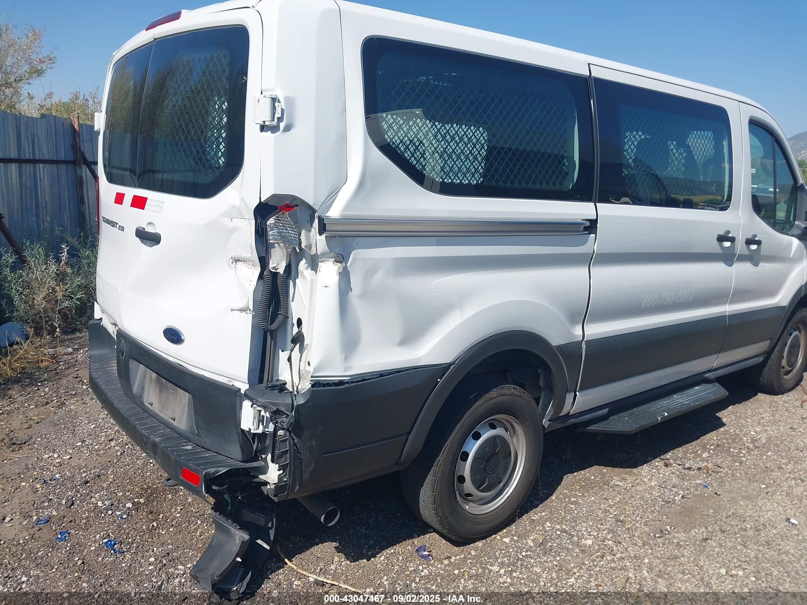 FORD TRANSIT-250 image 6