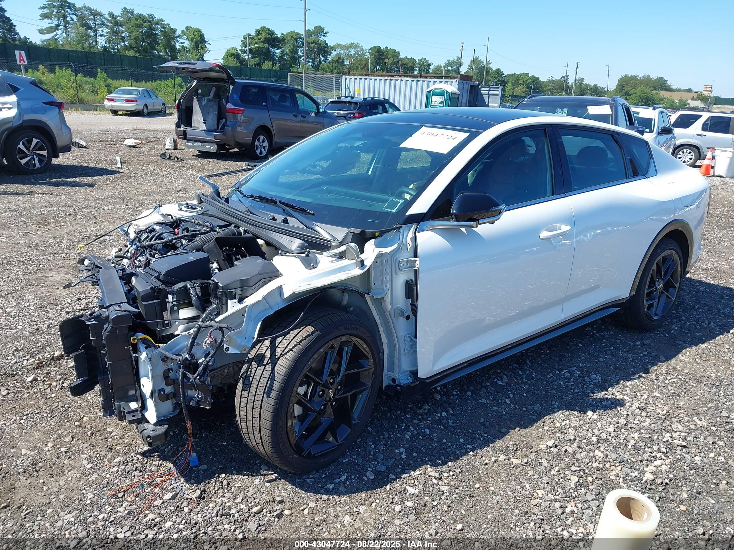 KIA K4 image 2