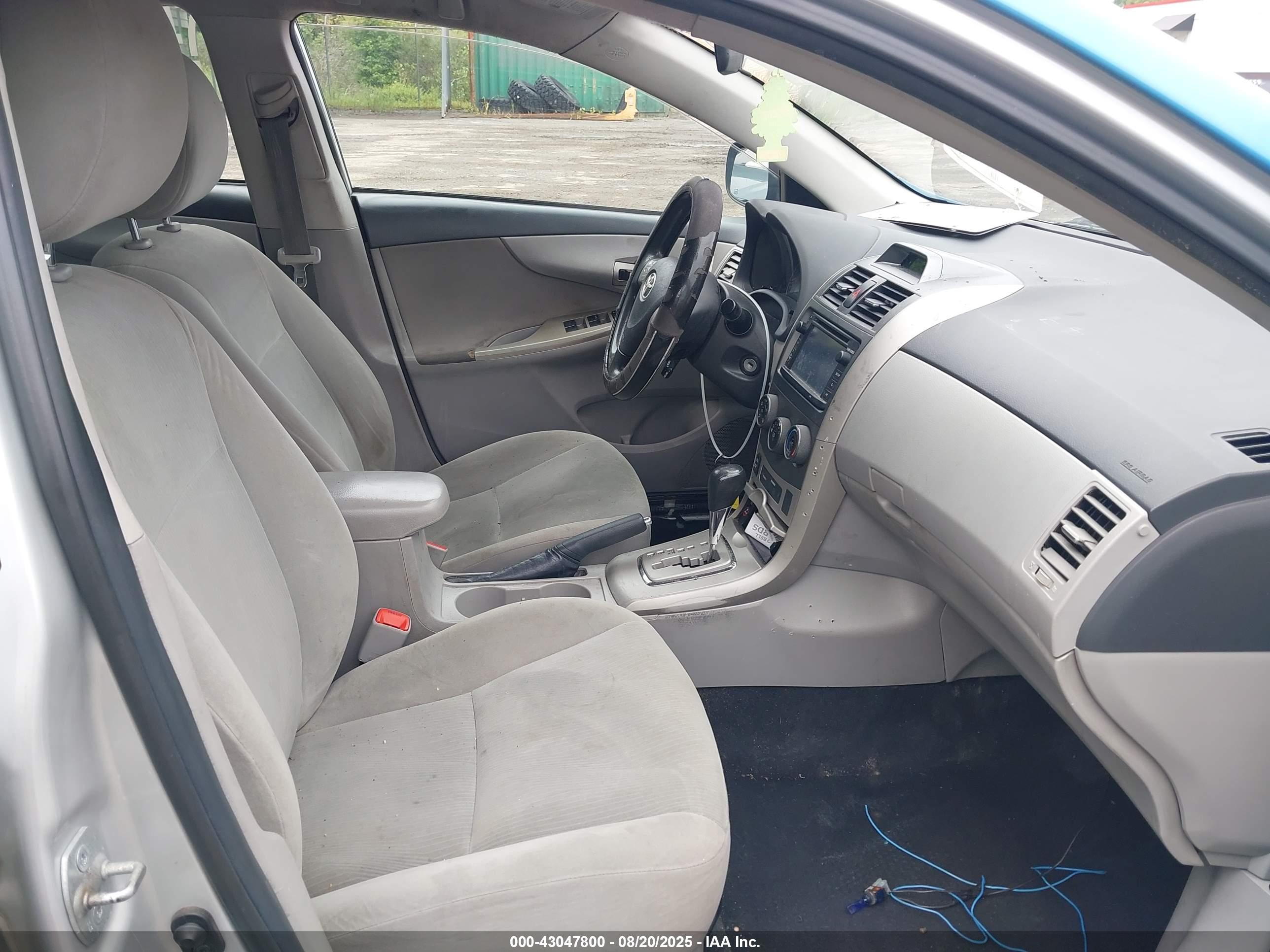 TOYOTA COROLLA image 5