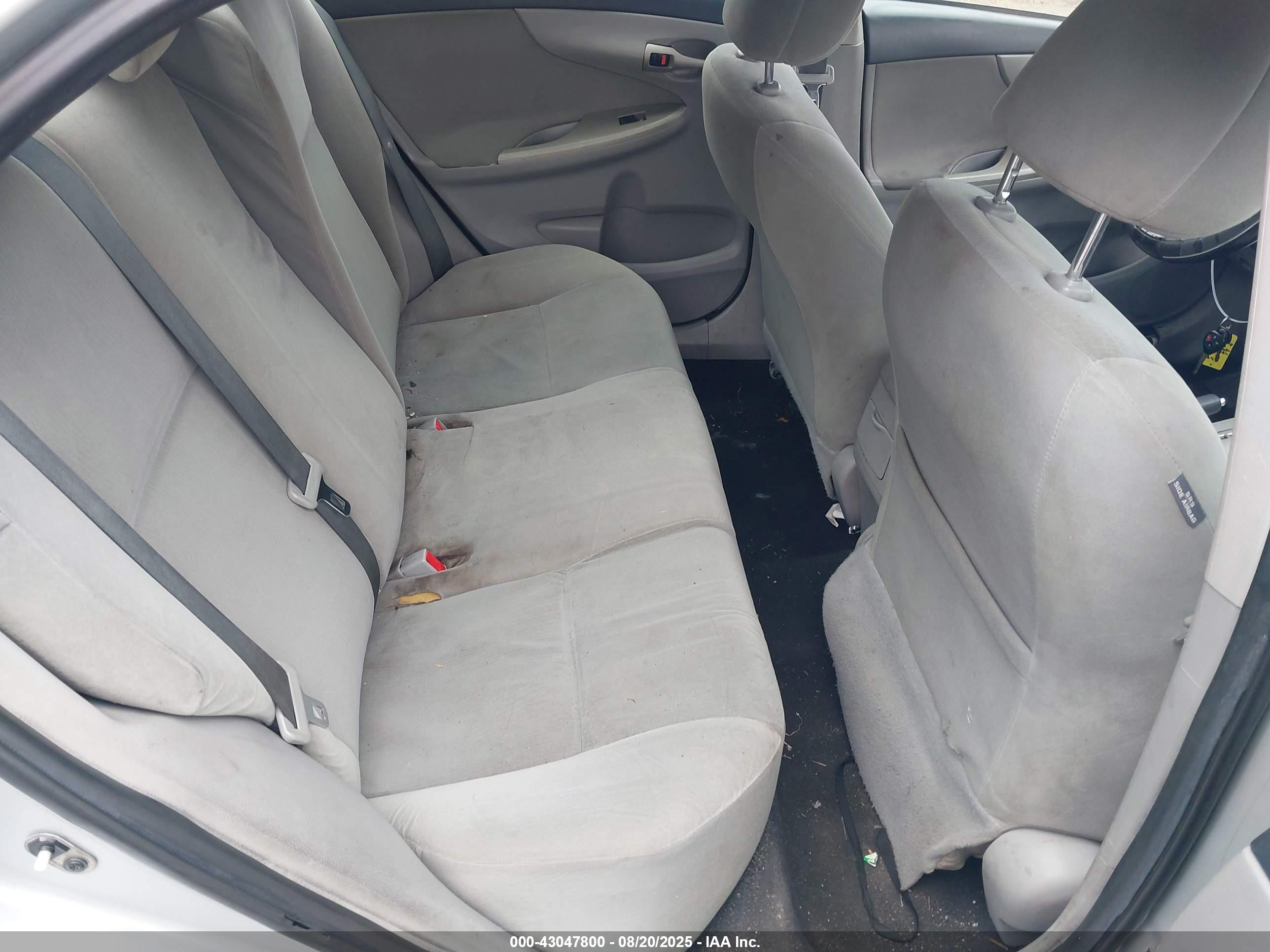 TOYOTA COROLLA image 8