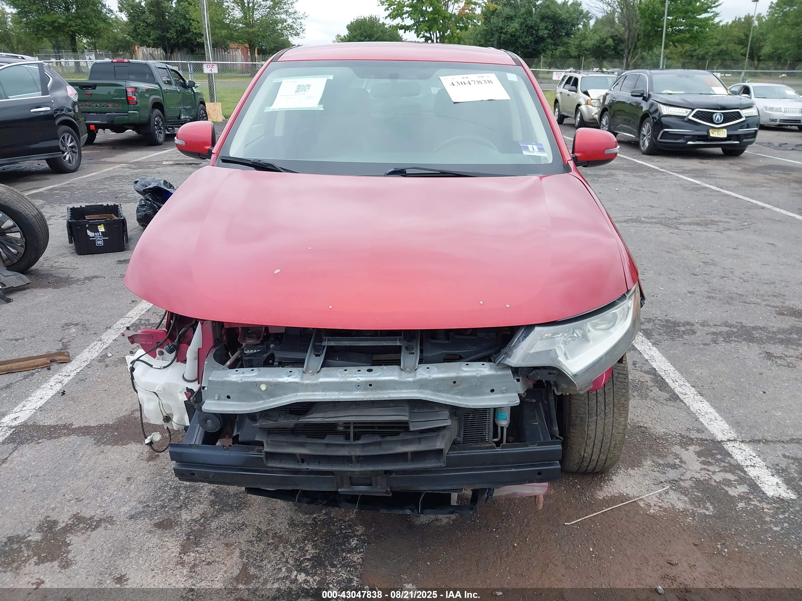 MITSUBISHI OUTLANDER image 6
