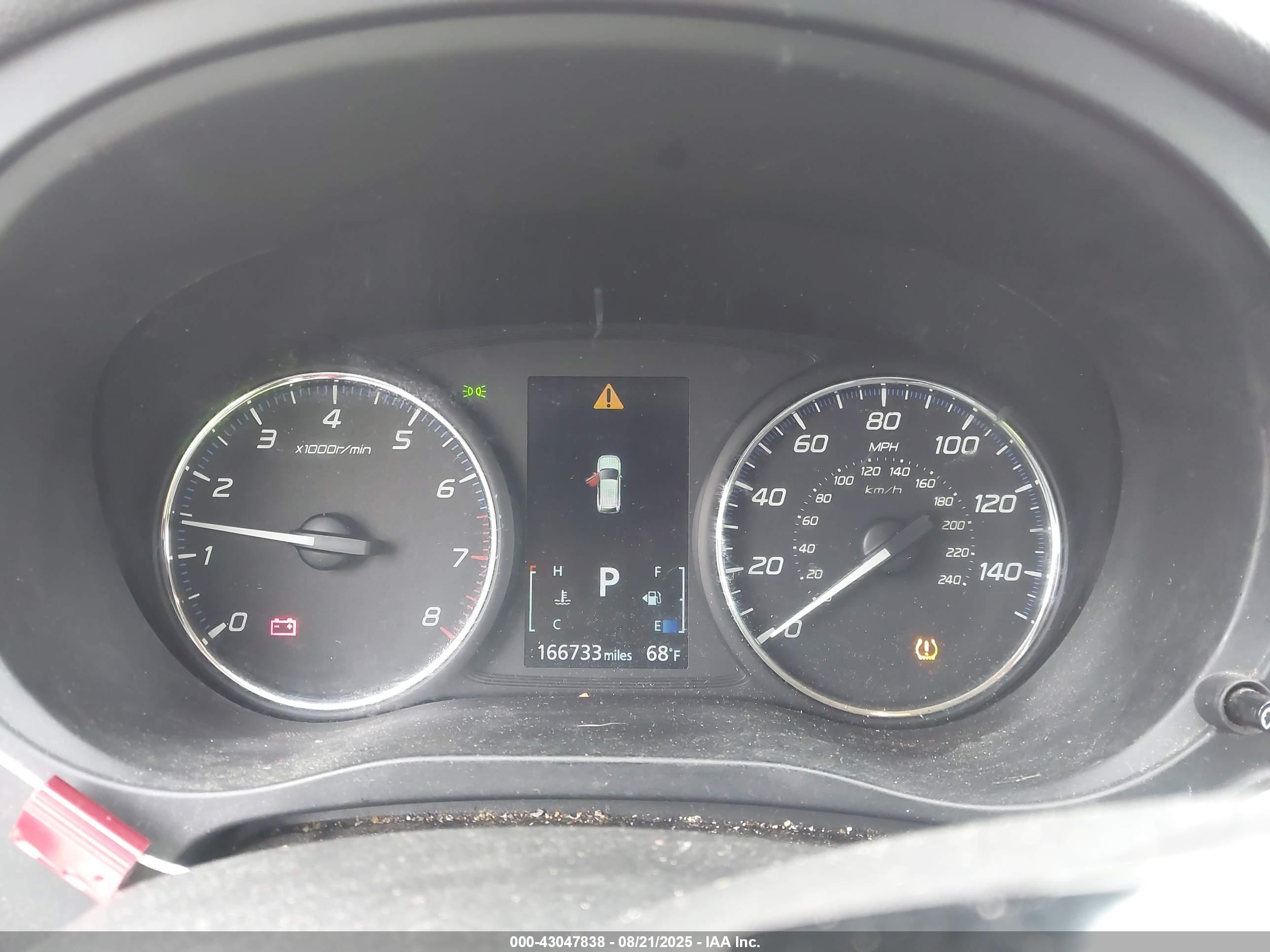 MITSUBISHI OUTLANDER image 7