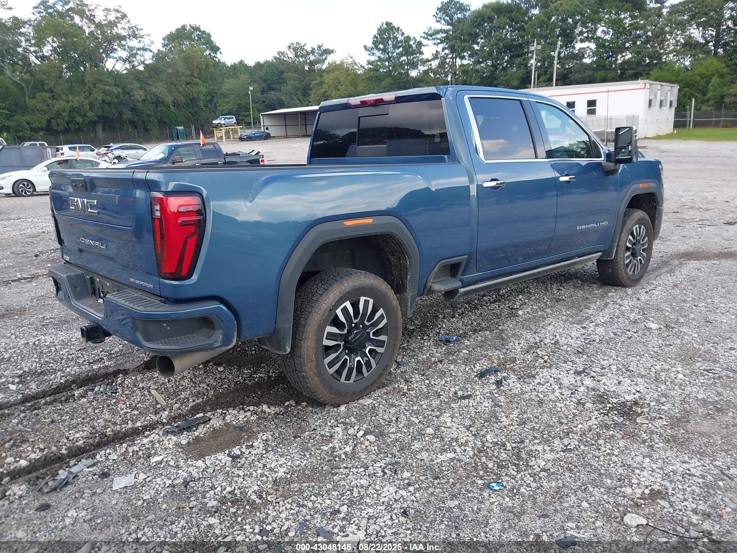 GMC DENALI image 4