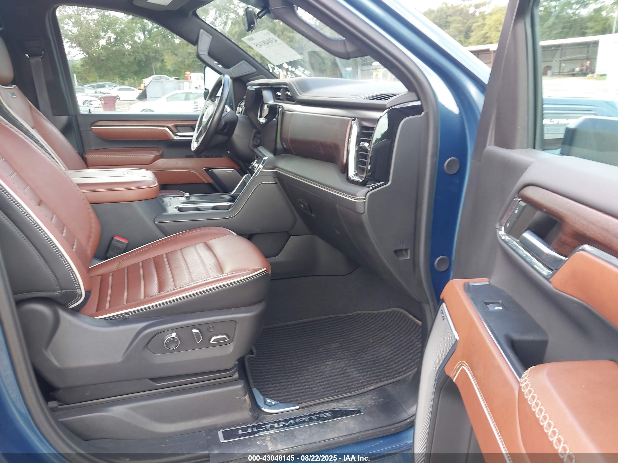 GMC DENALI image 5