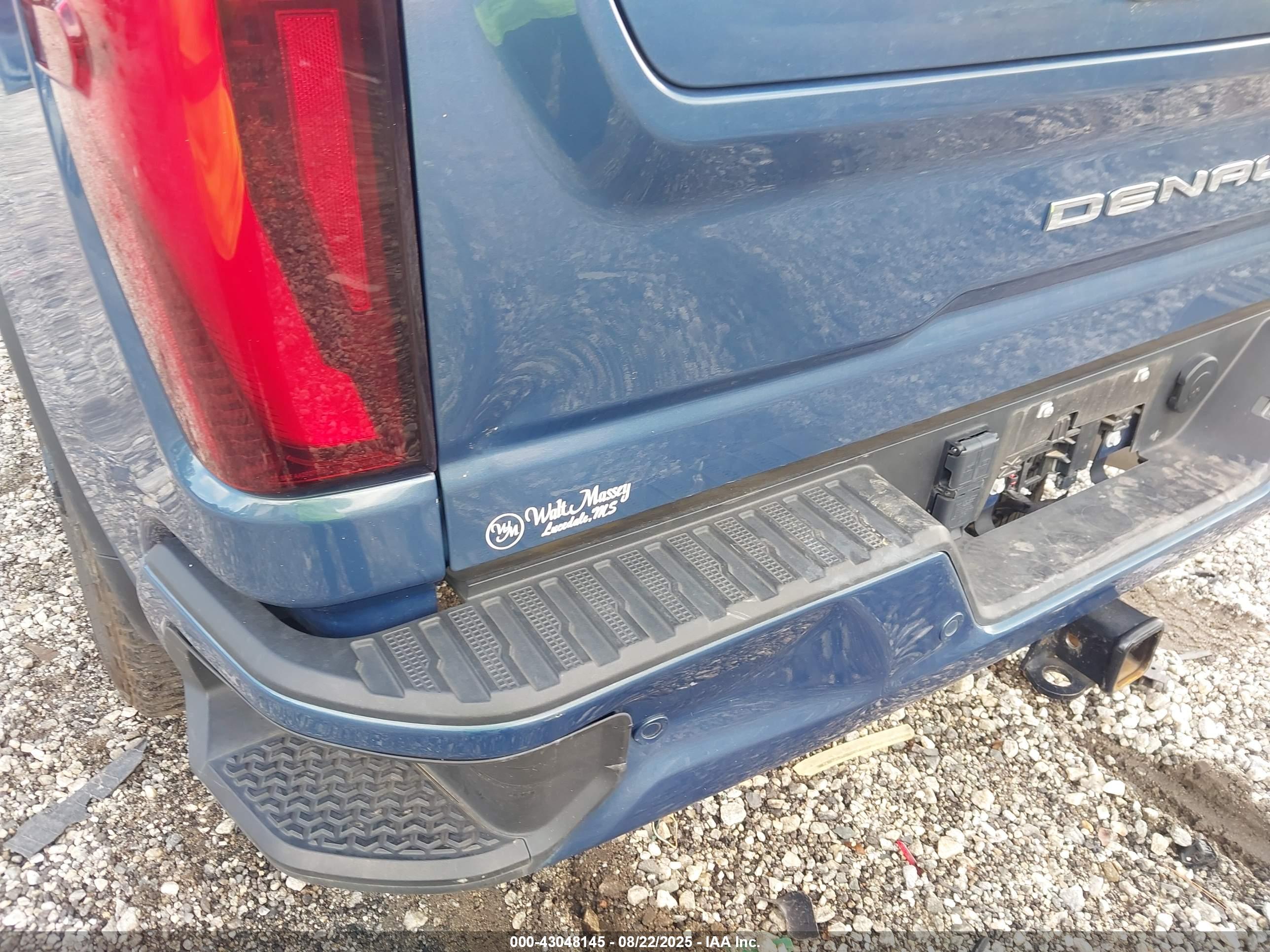 GMC DENALI image 6
