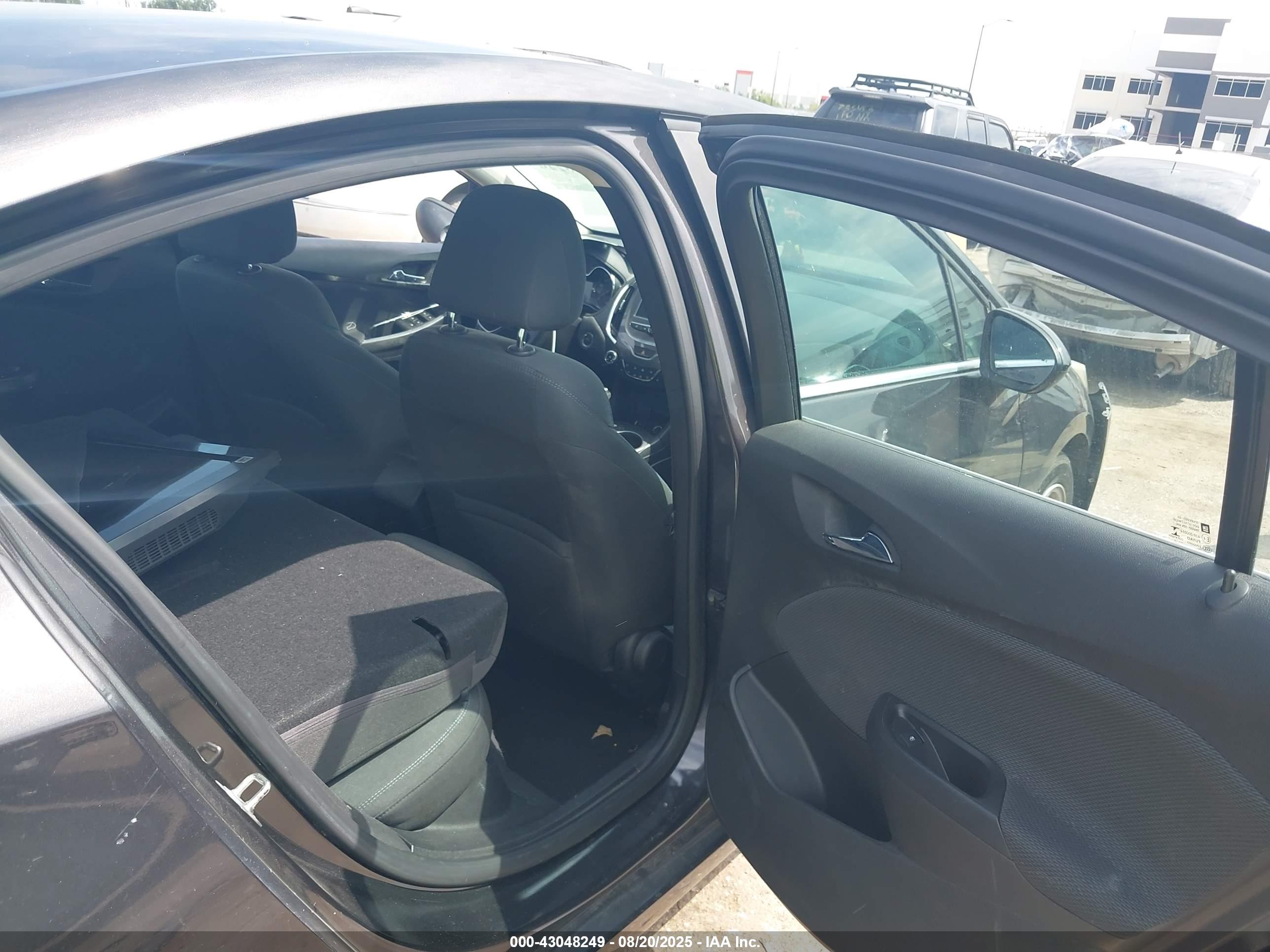 CHEVROLET CRUZE image 8