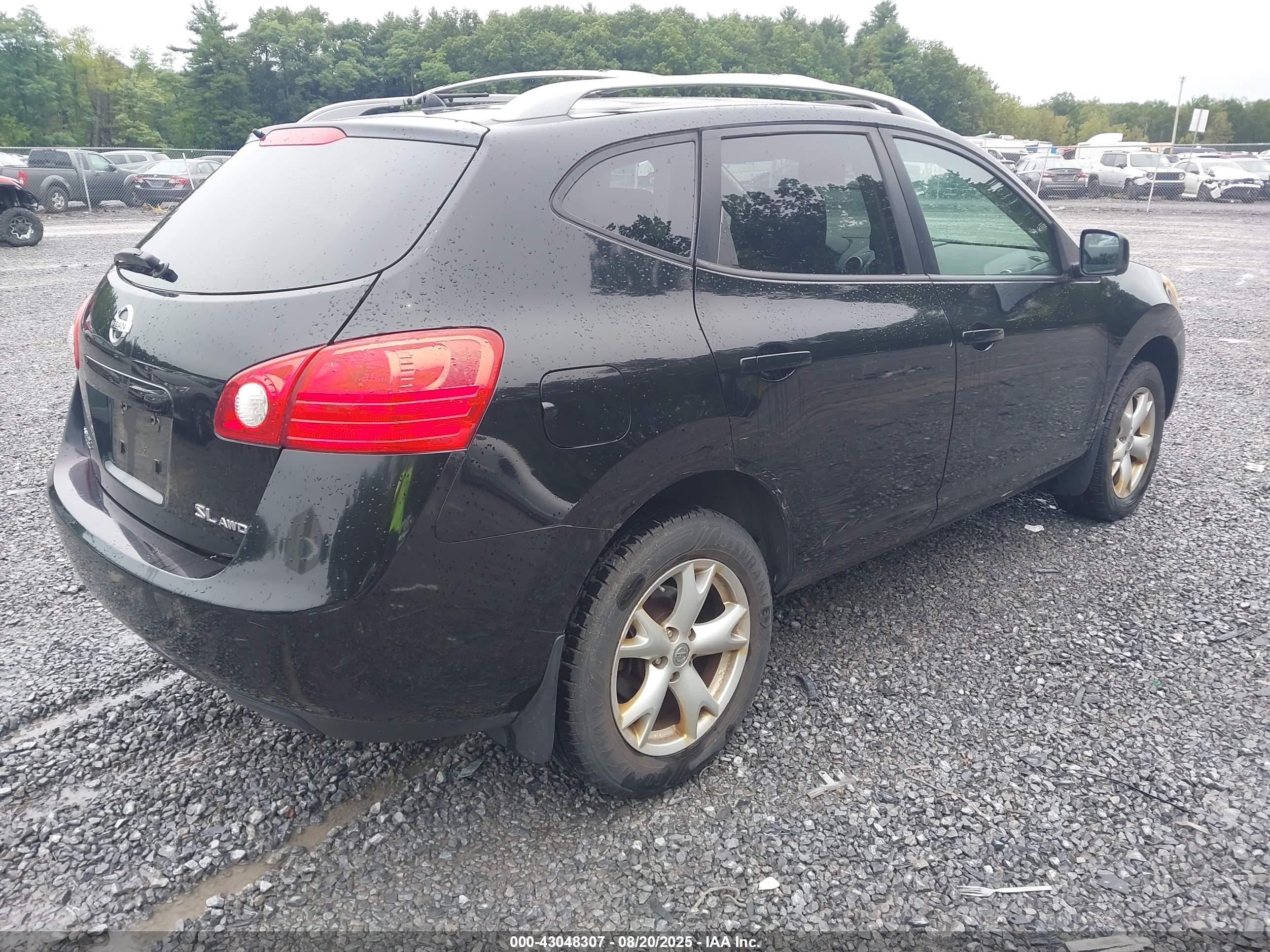 NISSAN ROGUE image 4