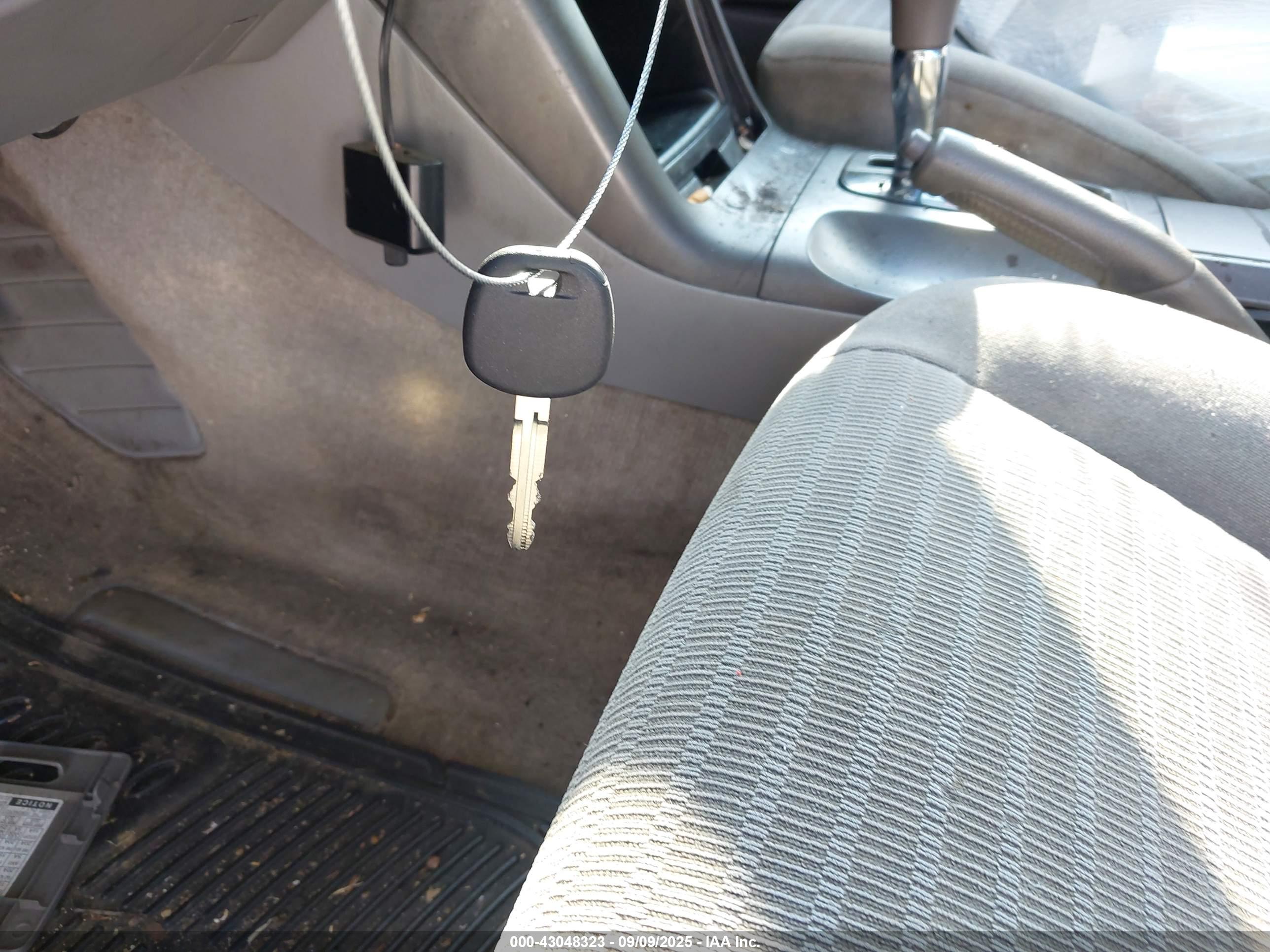TOYOTA CAMRY image 11