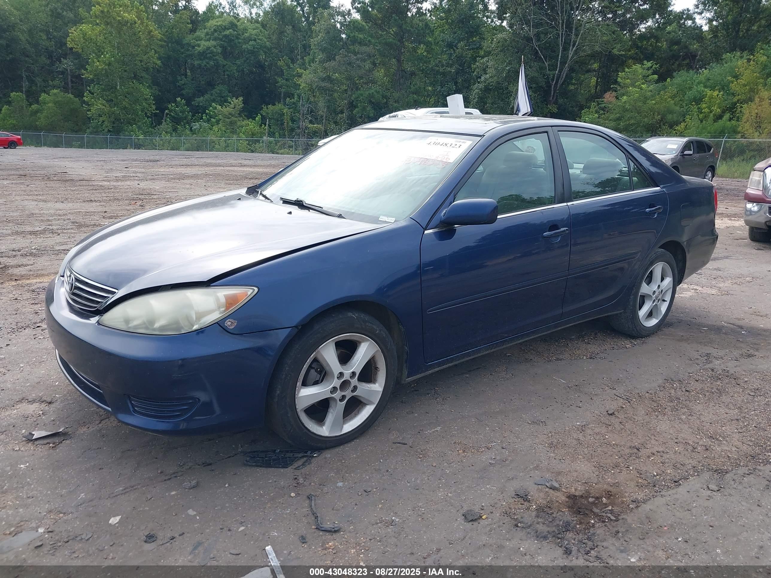 TOYOTA CAMRY image 2