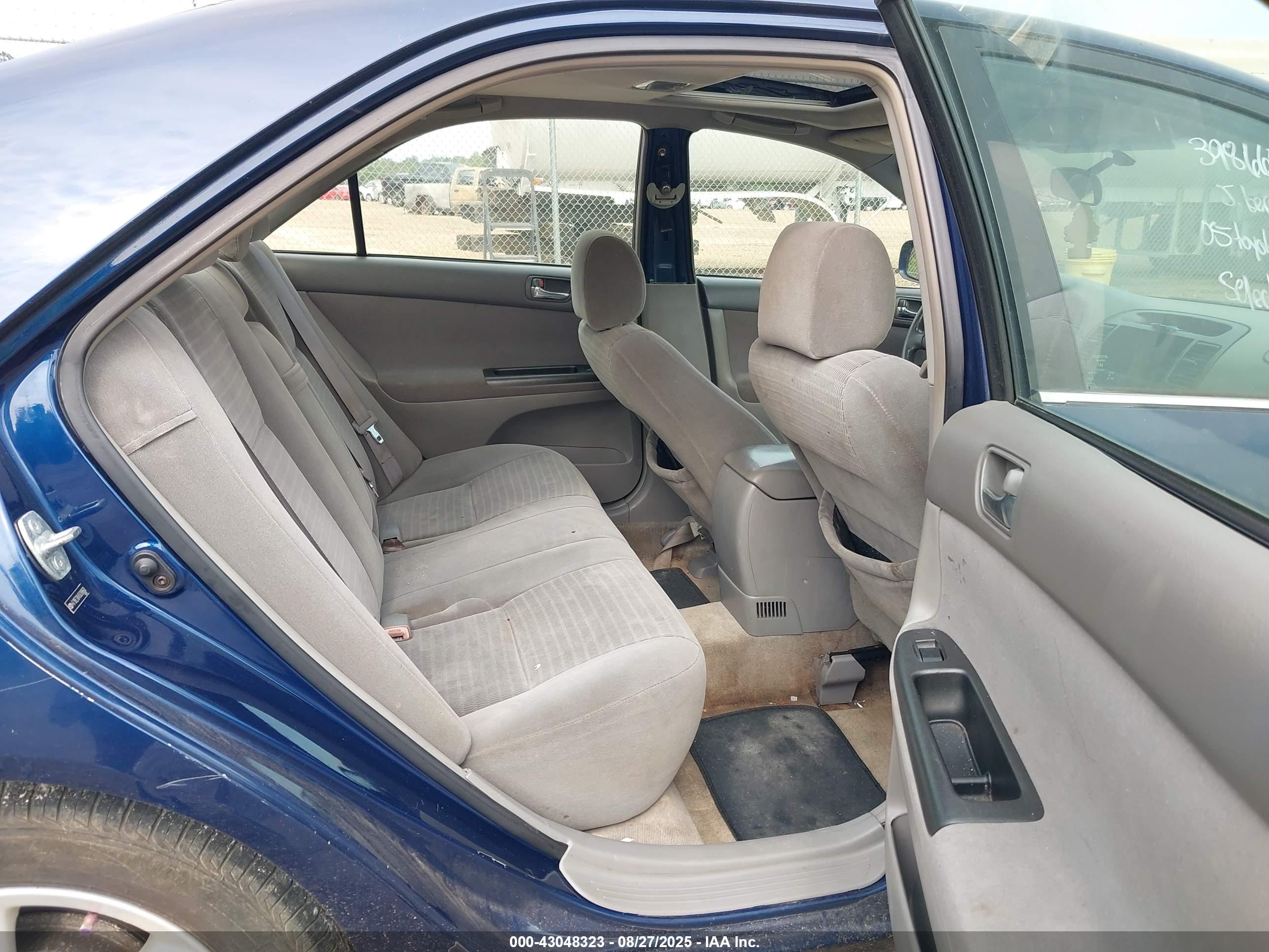 TOYOTA CAMRY image 8